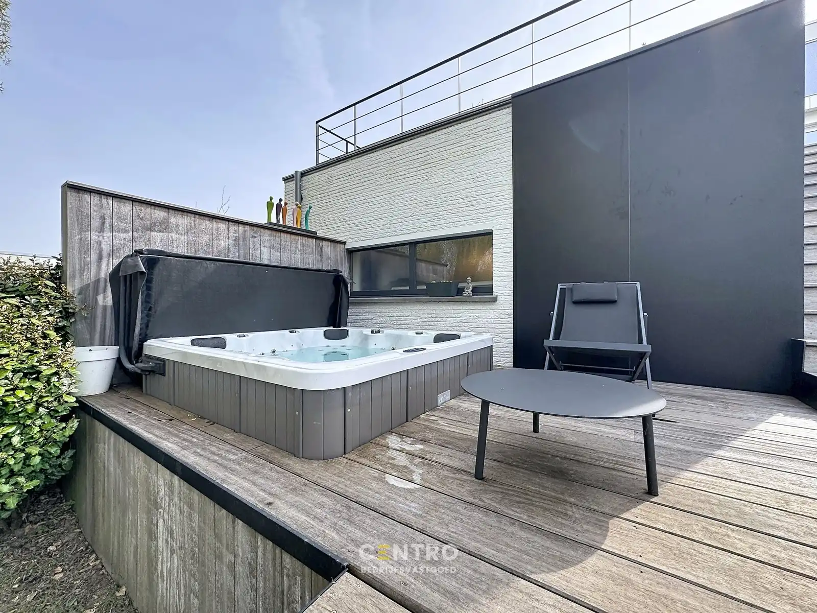 Modern en instapklaar WOON-WERKPAND met professionele ruimten, lichtrijk & ruim APPARTEMENT met zonneterras en aangelegde tuin. foto 24