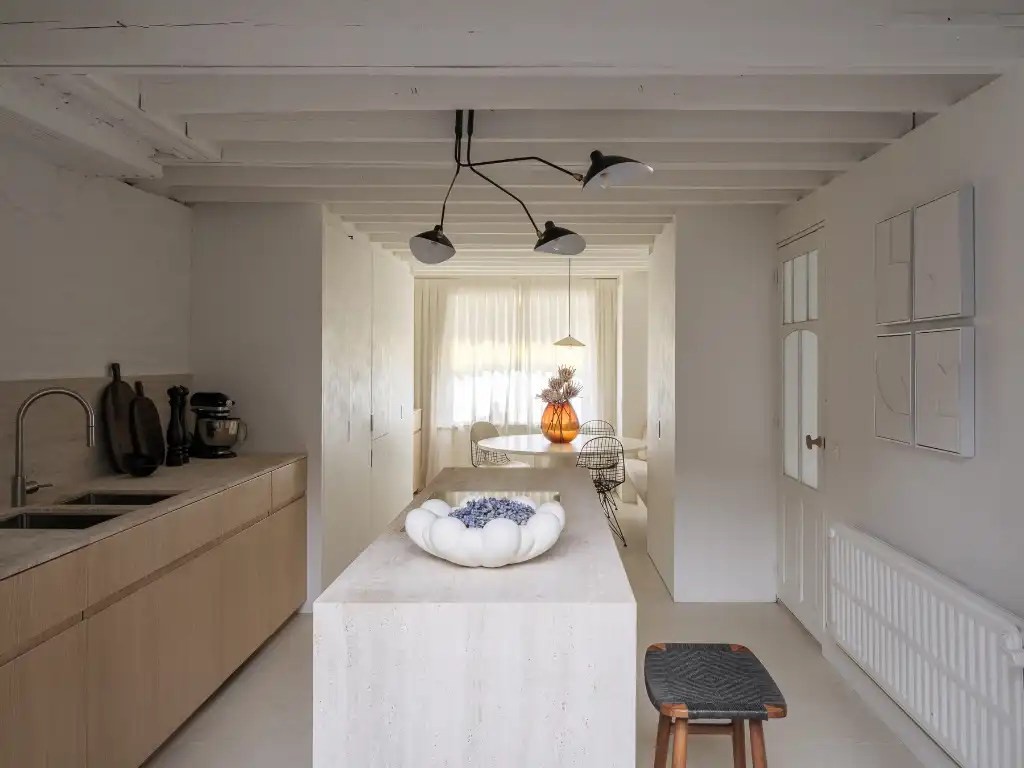 Stijlvolle townhouse met karaktervolle art-nouveaugevel op een gegeerde locatie nabij het Baudelohof. foto 3