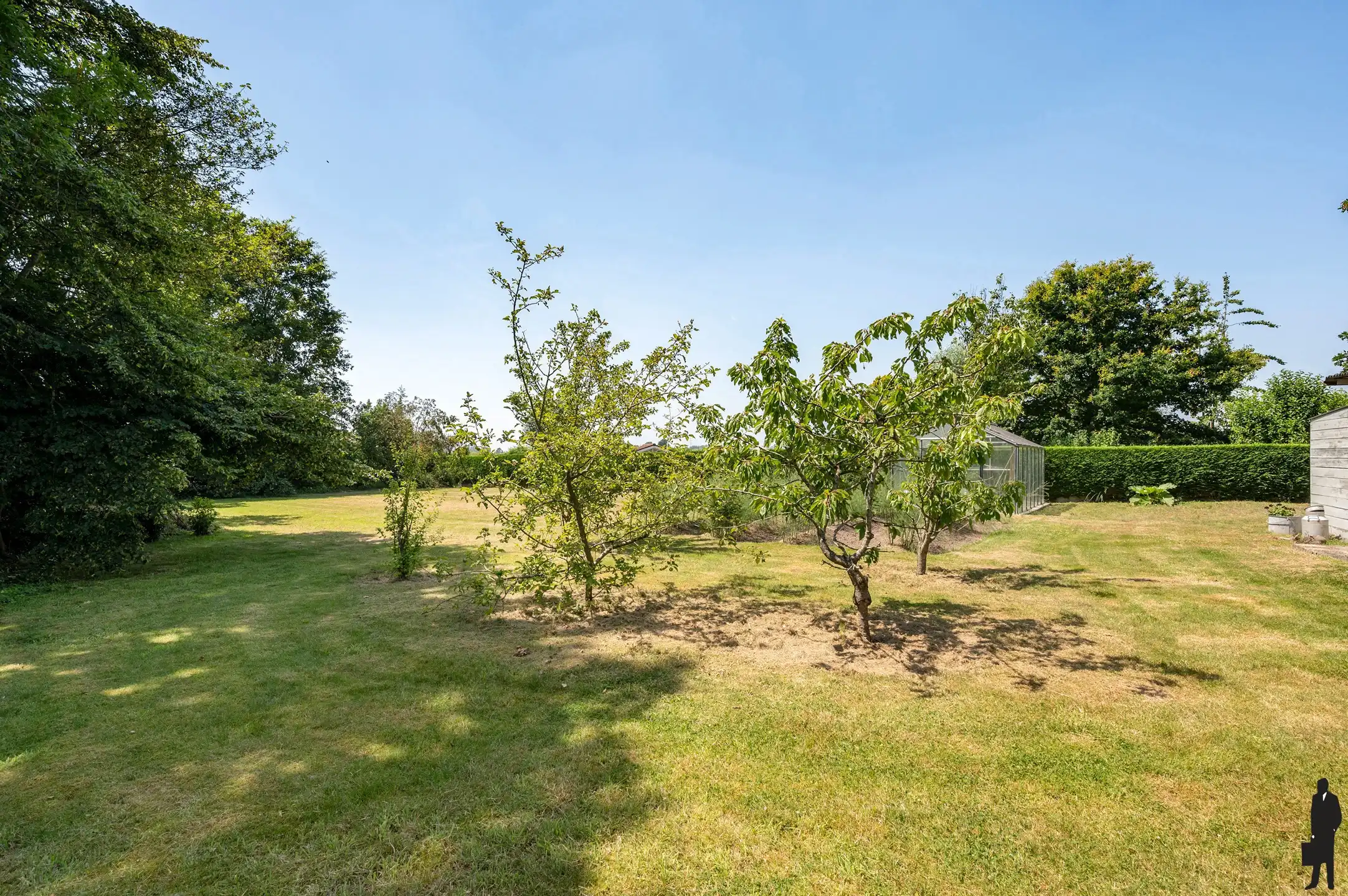 Ruime vrijstaande villa met 4 slaapkamers, inpandige garage en zuidgerichte tuin op een perceel van 2.957 m². foto 27