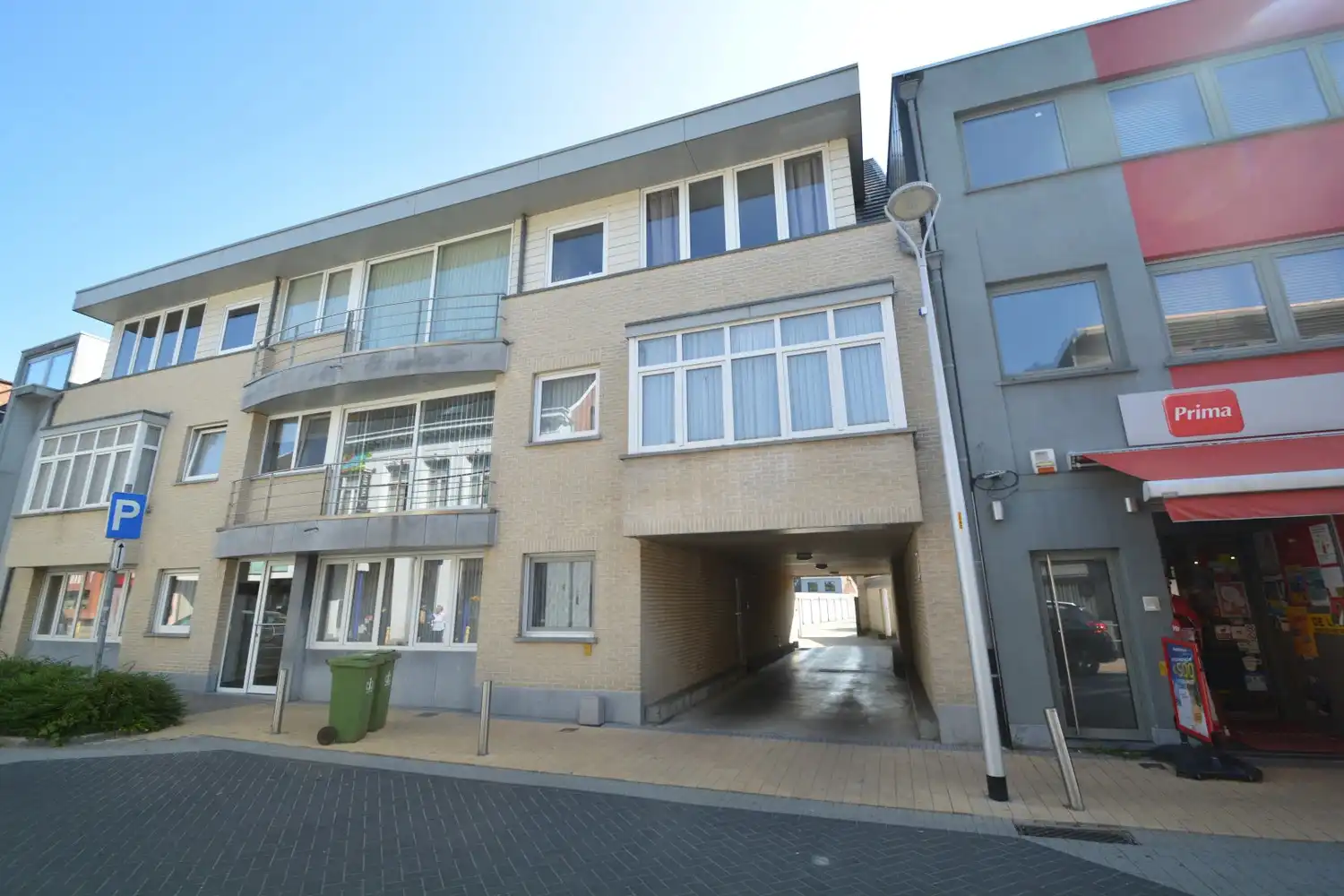 APPARTEMENT MET 2 SLK, TERRAS EN  GARAGEBOX! foto {{pictureIndex}}