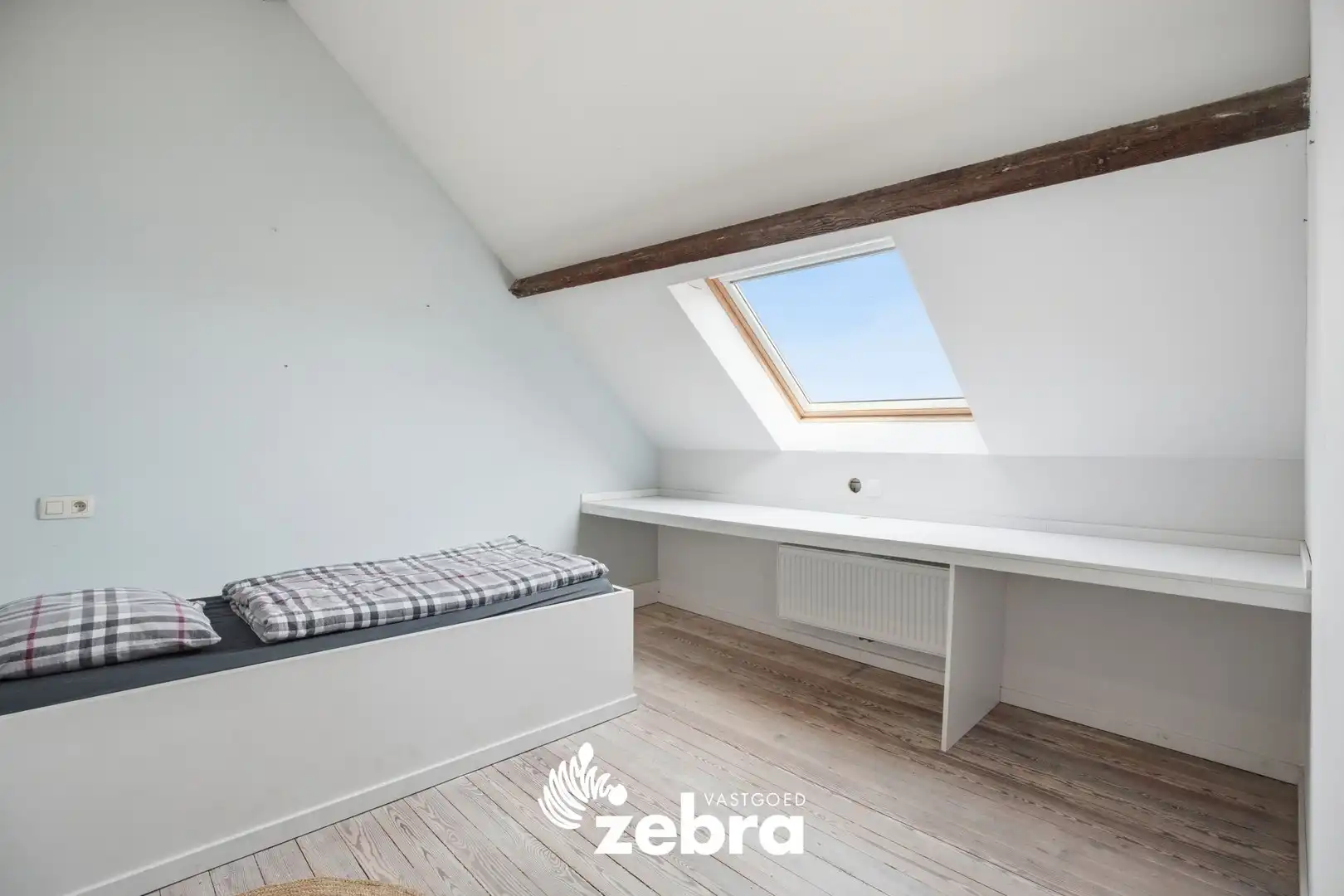 Instapklare, ruime gezinswoning met 4 slaapkamers, tuin en hoogwaardige afwerking in het hart van Alveringem! foto 37