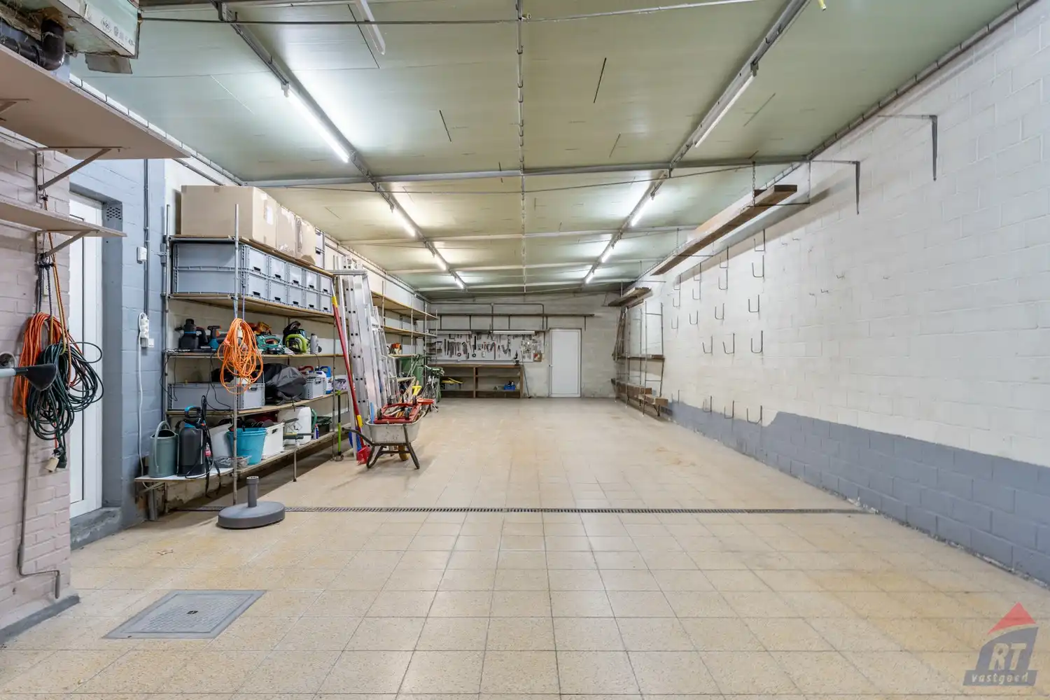 Karakteristieke eengezinswoning met ruime garages en kelder op toplocatie in Sint-Truiden foto 20