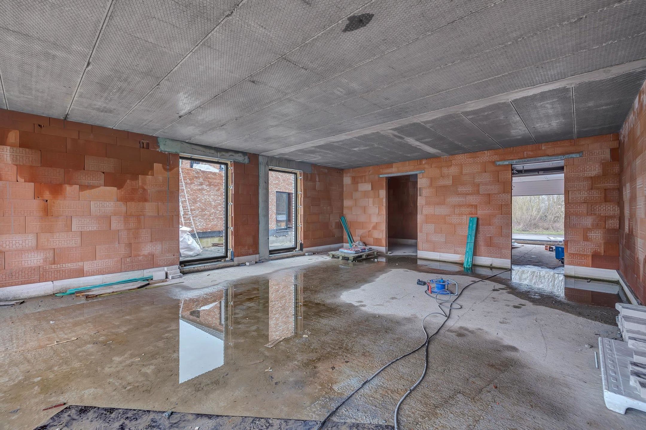 Halfopen nieuwbouwwoning op een prachtig perceel foto 11