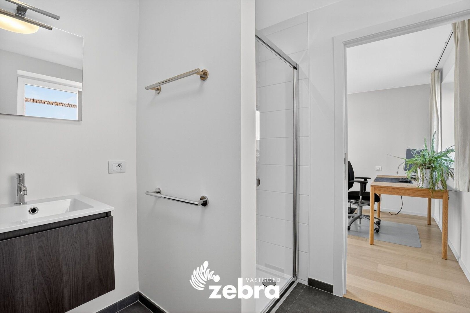 Instapklare woning met 4 SLK, 2 BADK en GARAGE! foto 23