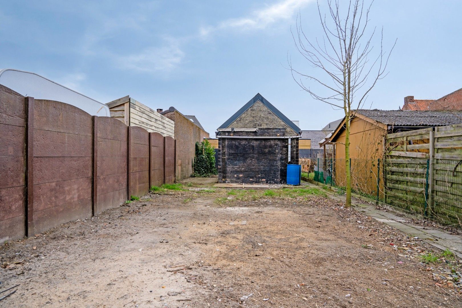 HEEL RUSTIG GELEGEN - TE RENOVEREN - WOONHUIS MET 4 SLPK, TUIN EN TUINBERGING foto 31