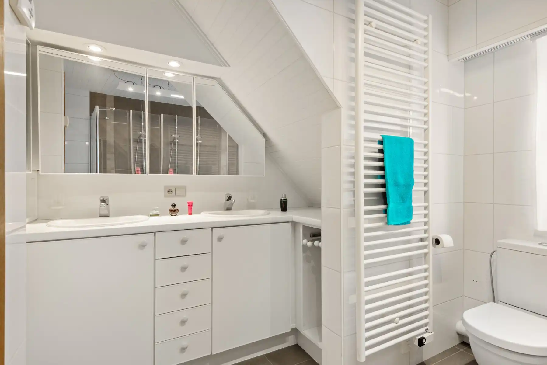Ruime woning op toplocatie foto 22