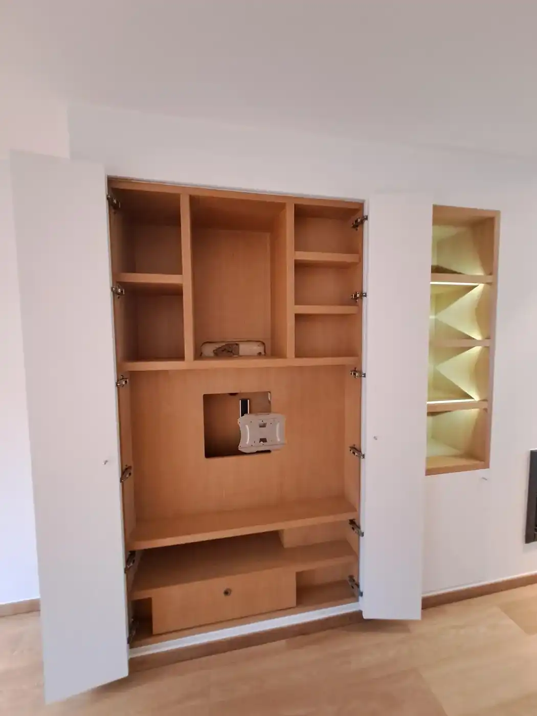 Verrassend ruime en charmante woning met grote inpandige garage! foto 8