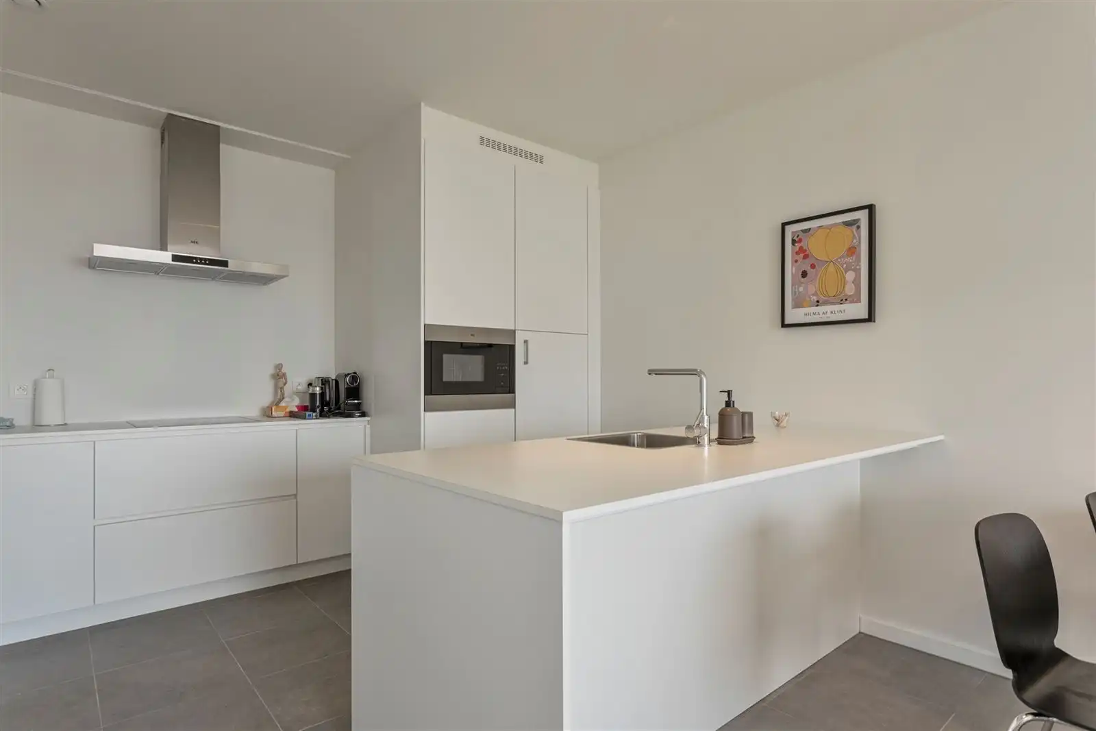 Gemeubeld 1 slaapkamer appartement op toplocatie in de nieuwe Antwerp Tower! foto 5