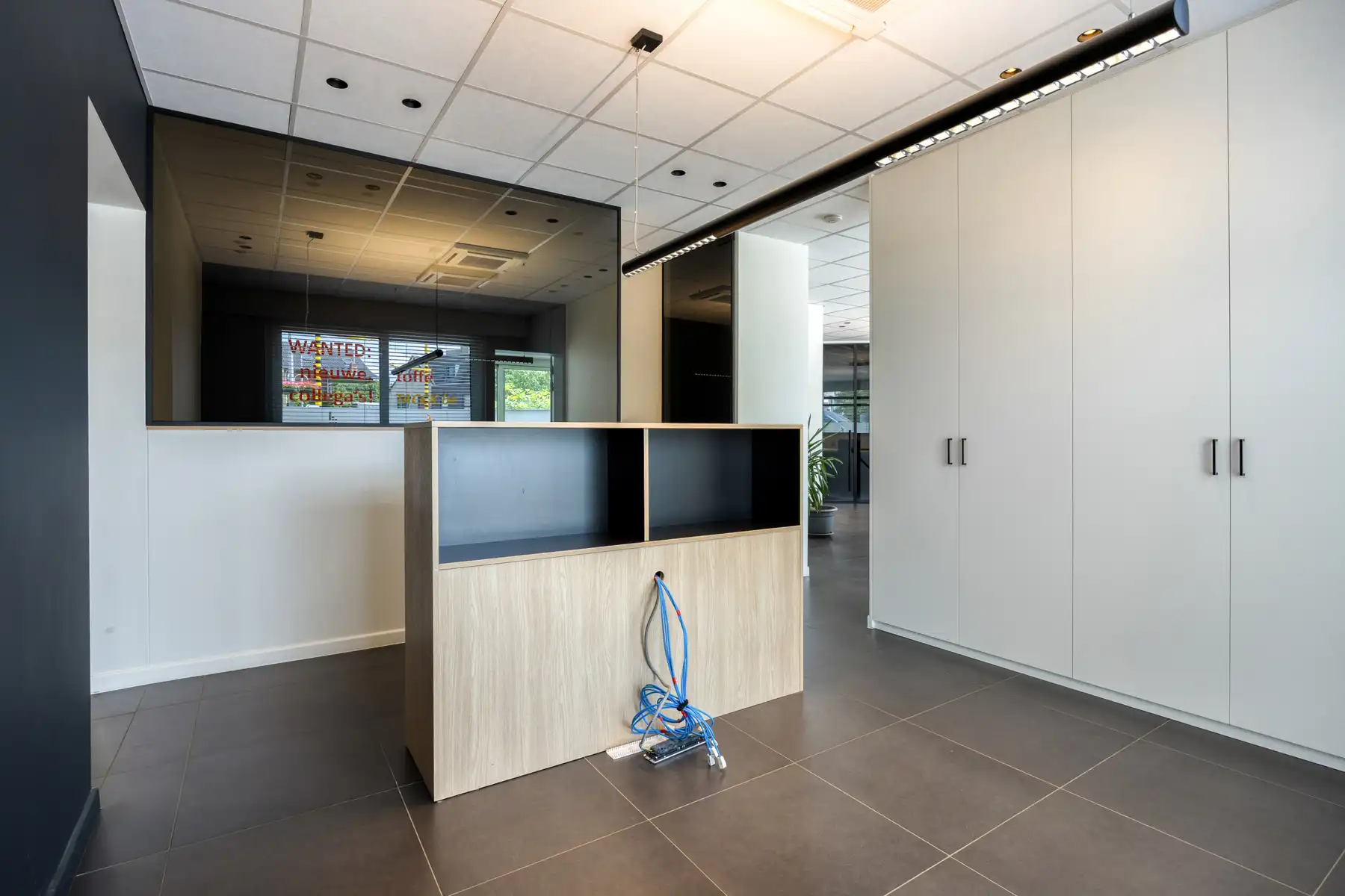 Commercieel gelegen kantoorruimte met moderne voorzieningen. foto 4