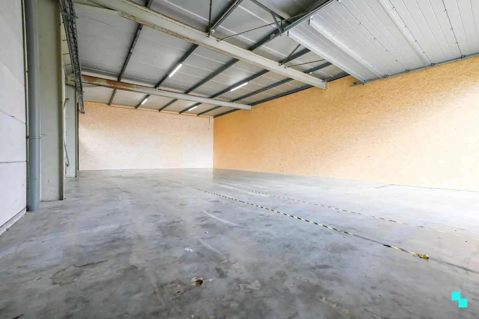 Loods van ca. 192 m² te Sint-Eloois-Winkel foto 5