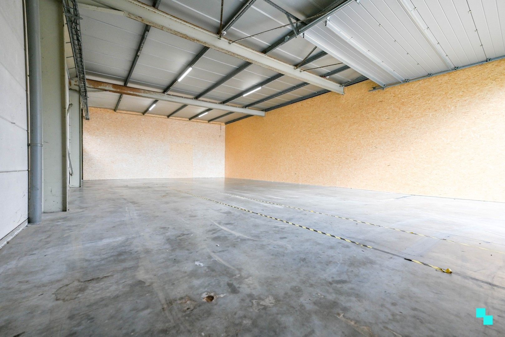 Loods van ca. 192 m² te Sint-Eloois-Winkel foto 5