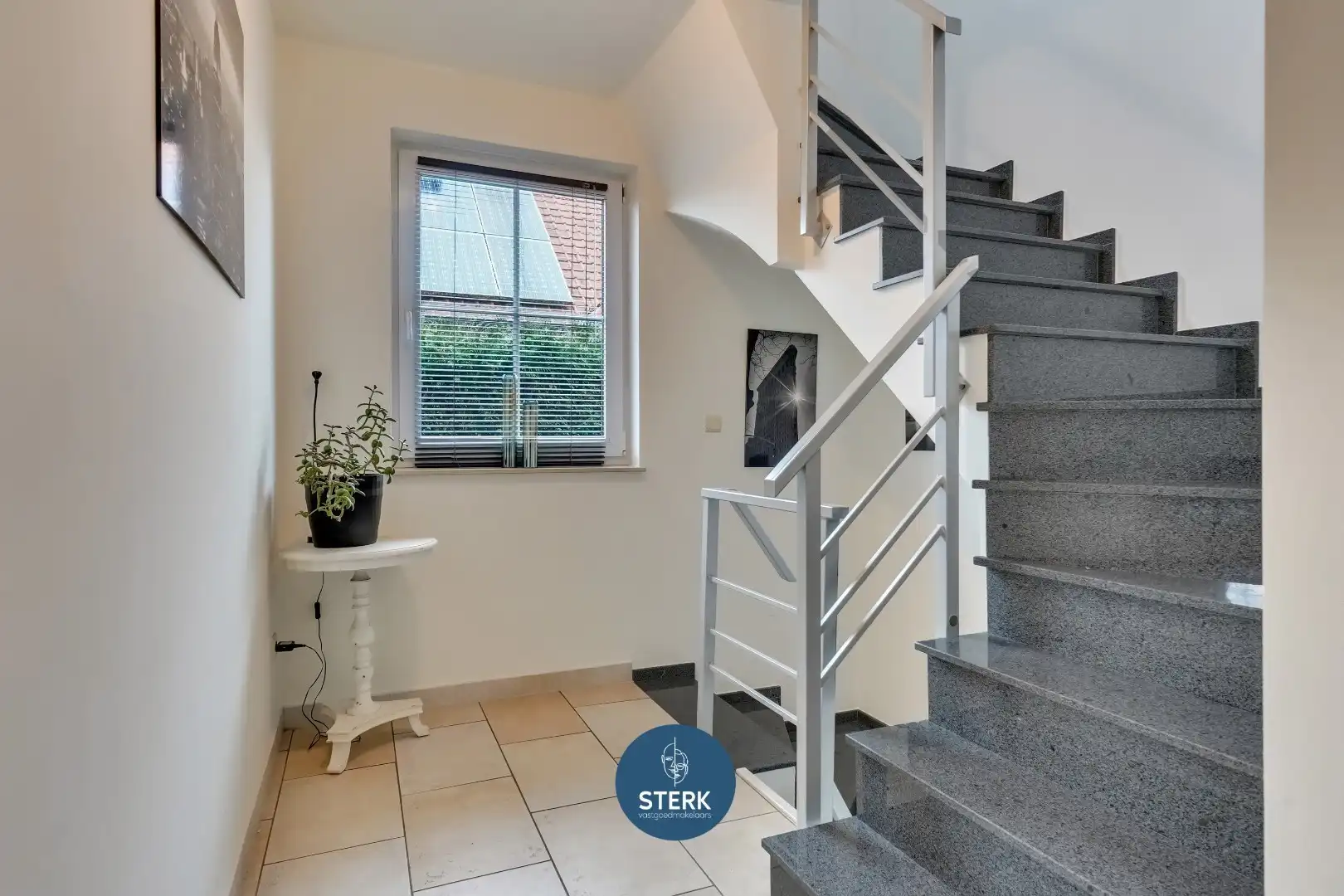 INSTAPKLAAR DUPLEX-APPARTEMENT MET 3 SLPKS IN HET GEZELLIGE LEUT ! foto 5