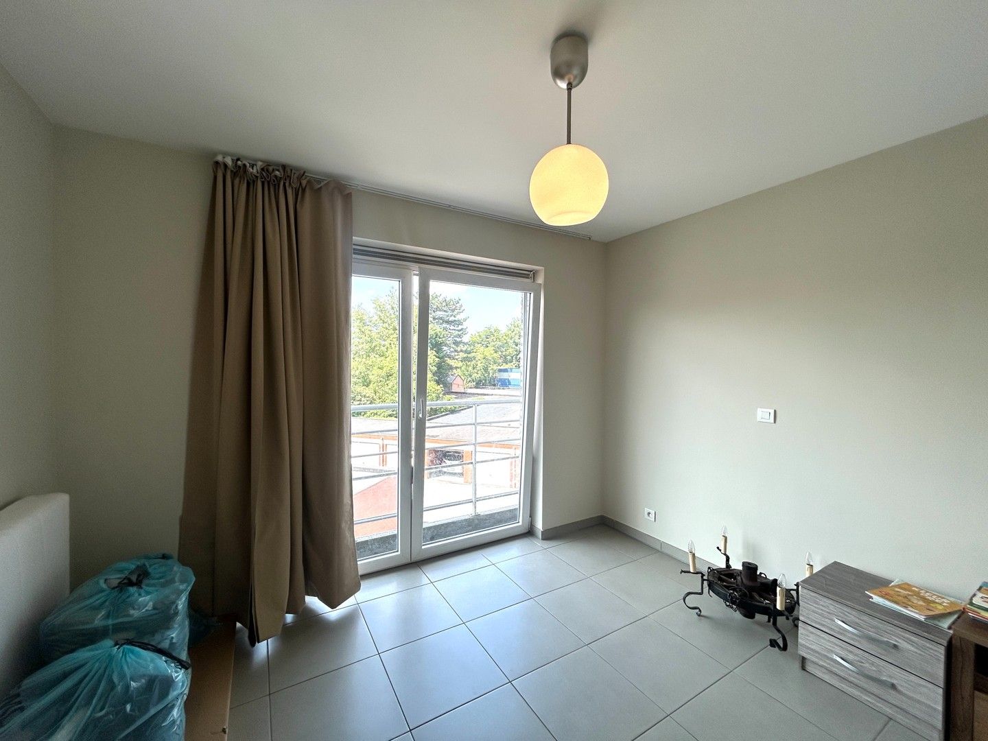 Instapklaar twee-slaapkamerappartement met 2 terrassen te centrum Roeselare! foto 8