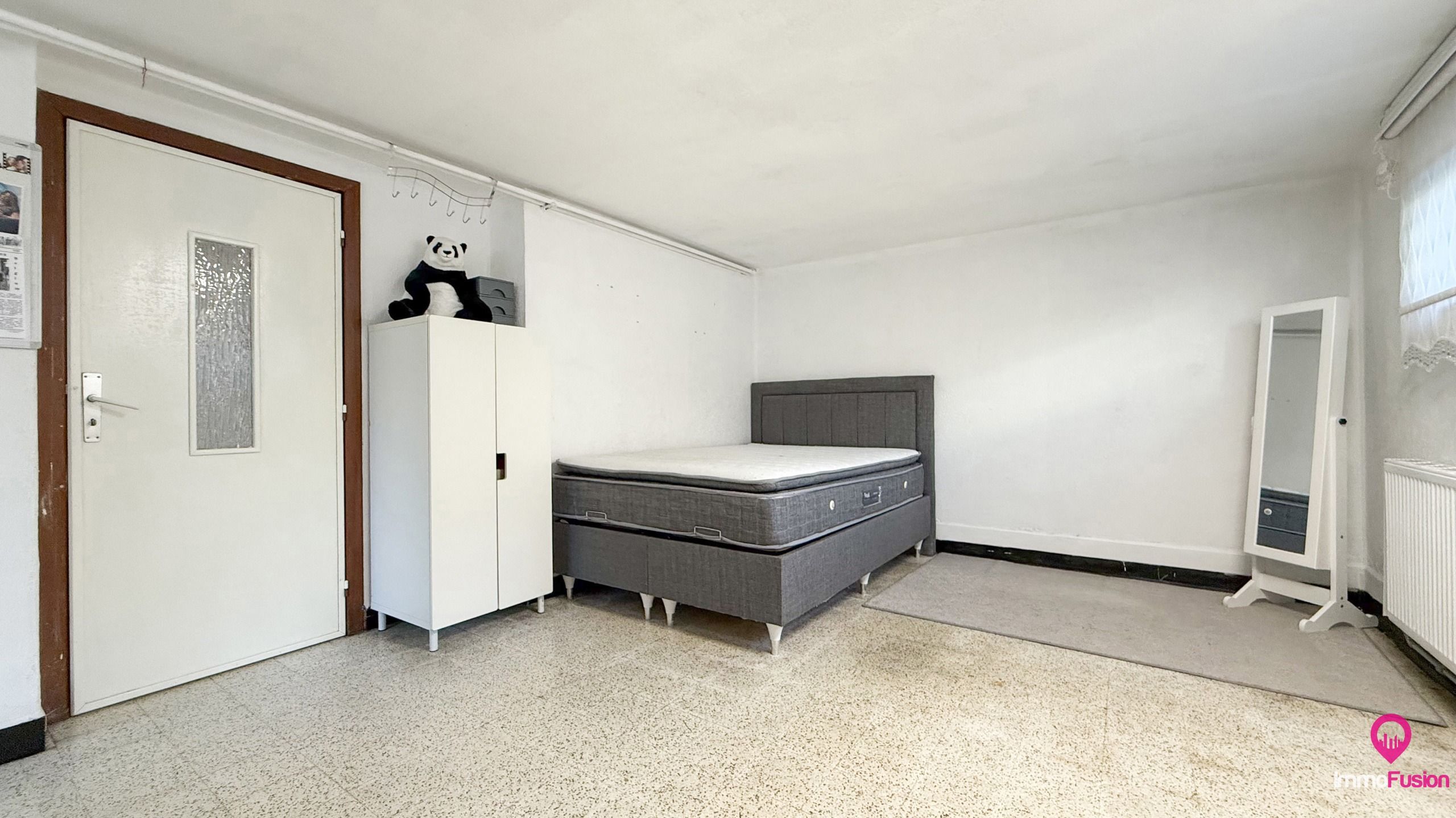 Uniek woon-werkpand met vergunde loods van 110m² en 5 slpks! foto 15