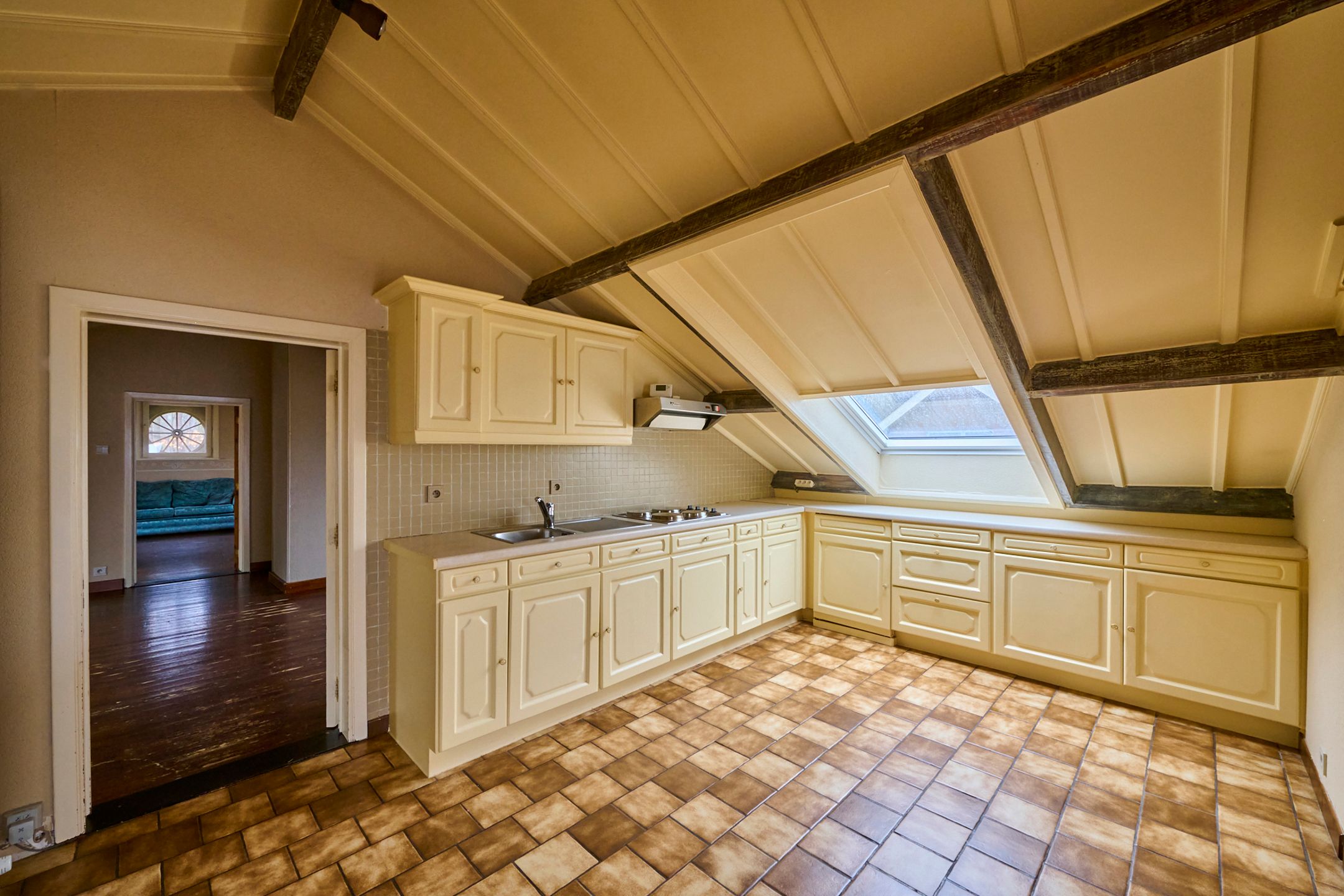 Zeer ruime gezinswoning + bovenliggend appartement foto 14