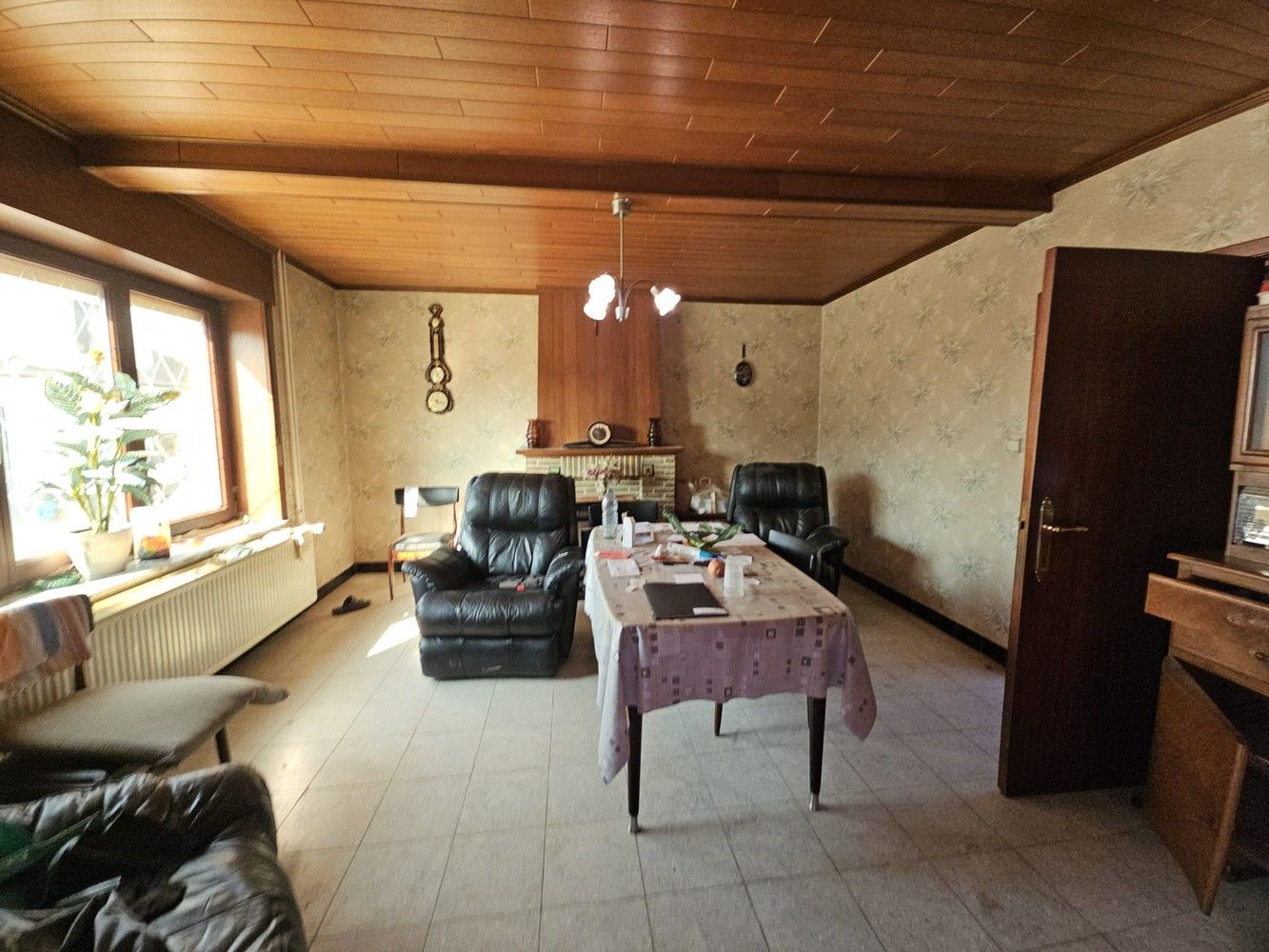 Ruime, grondig te renoveren woningn op 7a foto 6