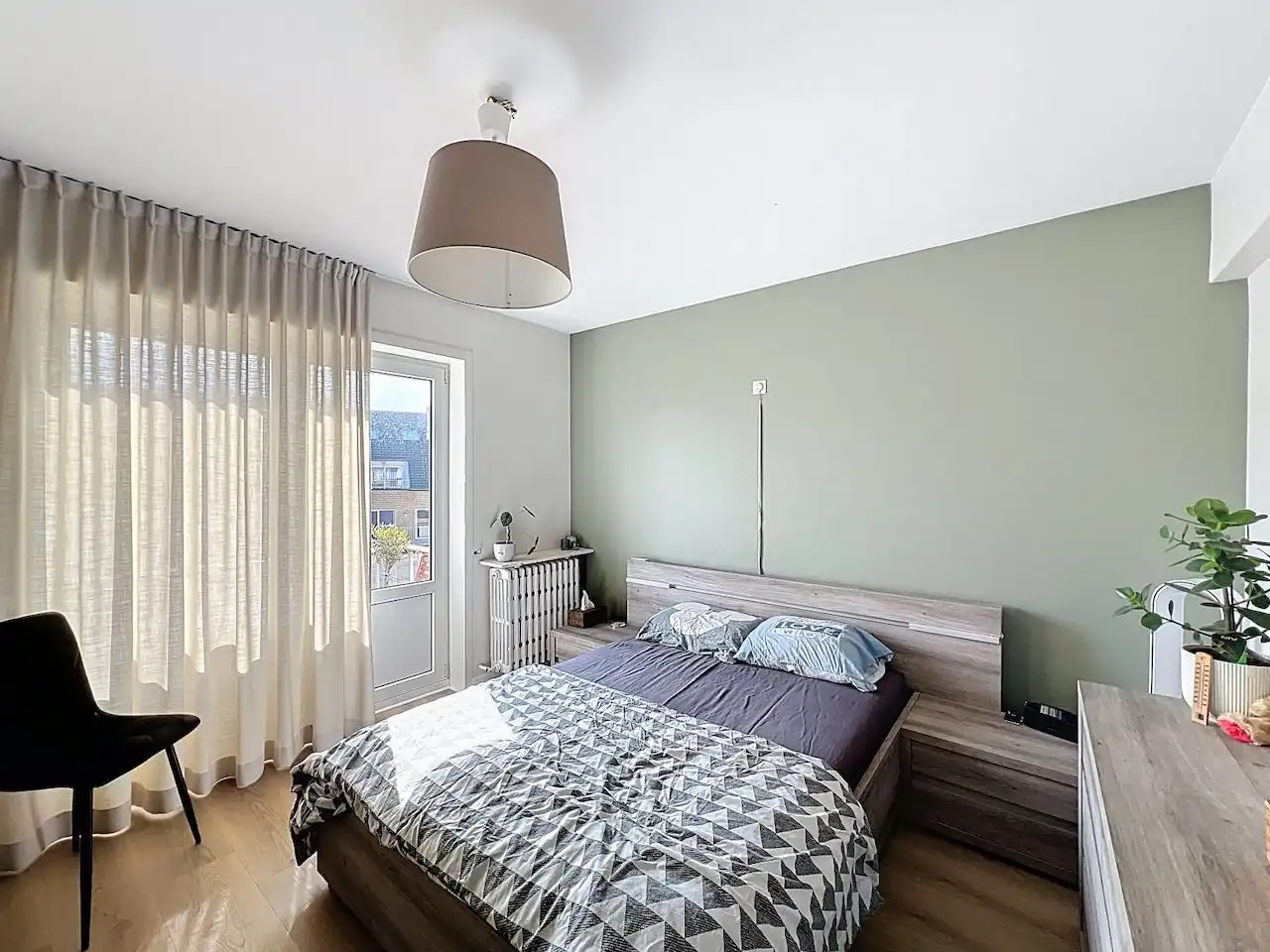 Mooi ingedeeld twee slaapkamerappartement in het hart van Heist. foto 15