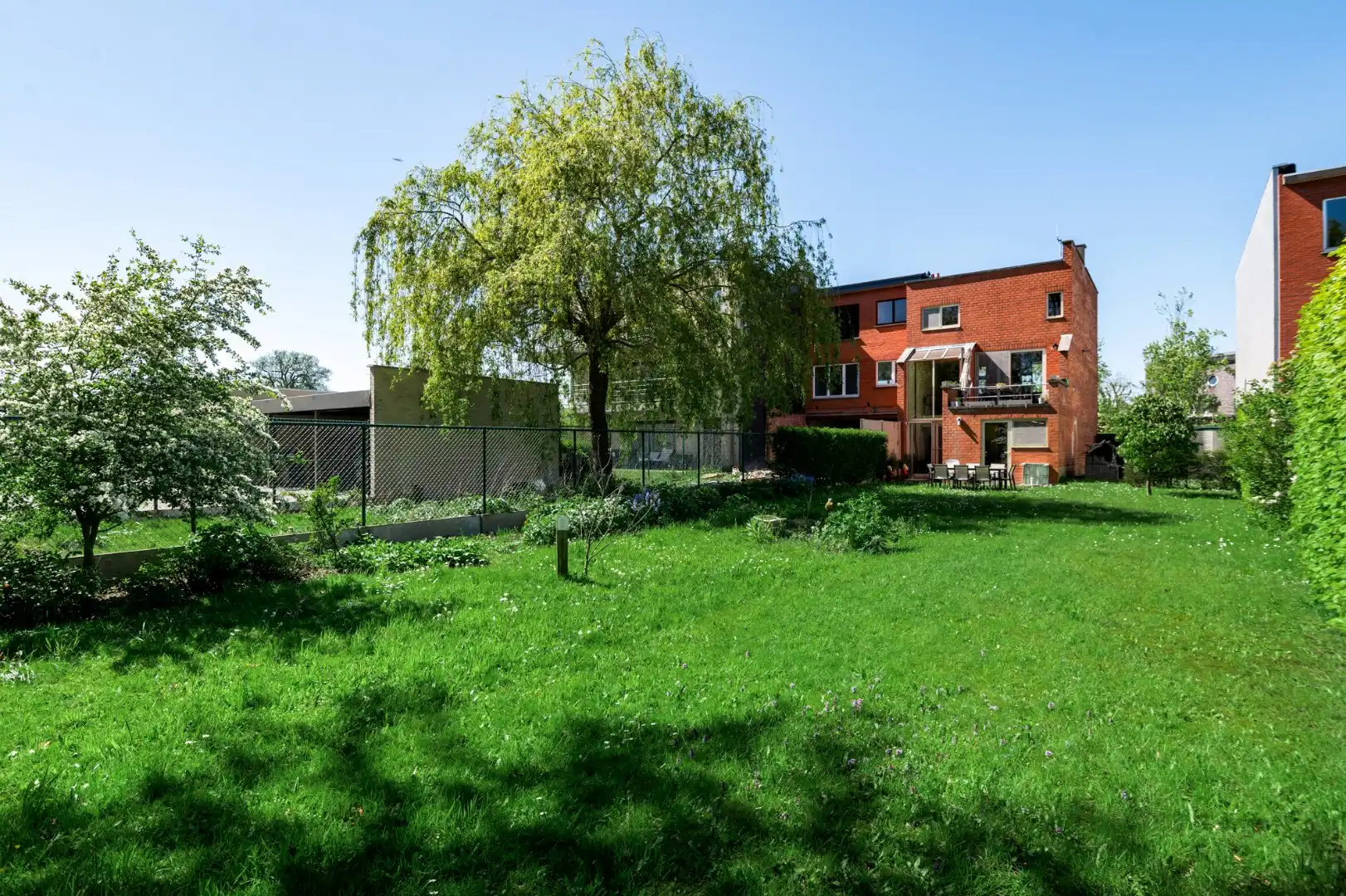 Splitlevel woning met tuin en zicht op natuurgebied! foto 2