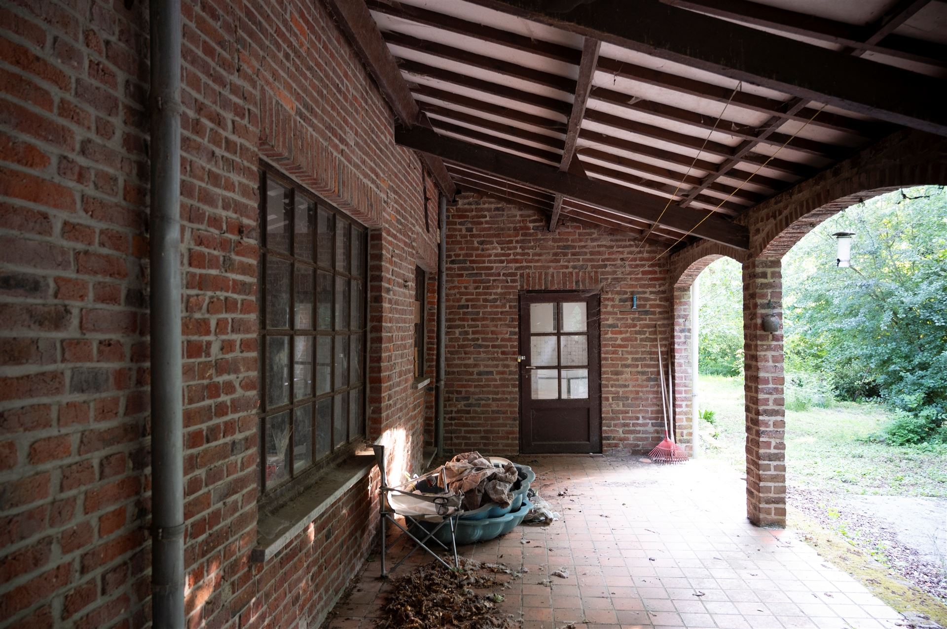 volledig te renoveren woning foto 12