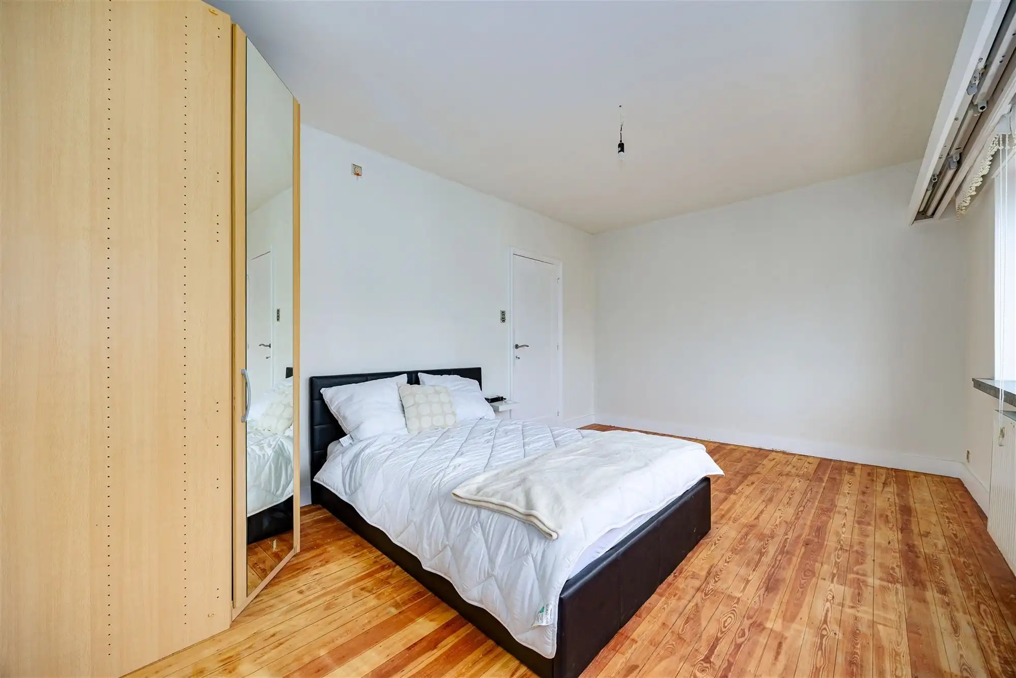 Instapklaar huis met magazijn in het centrum foto 25