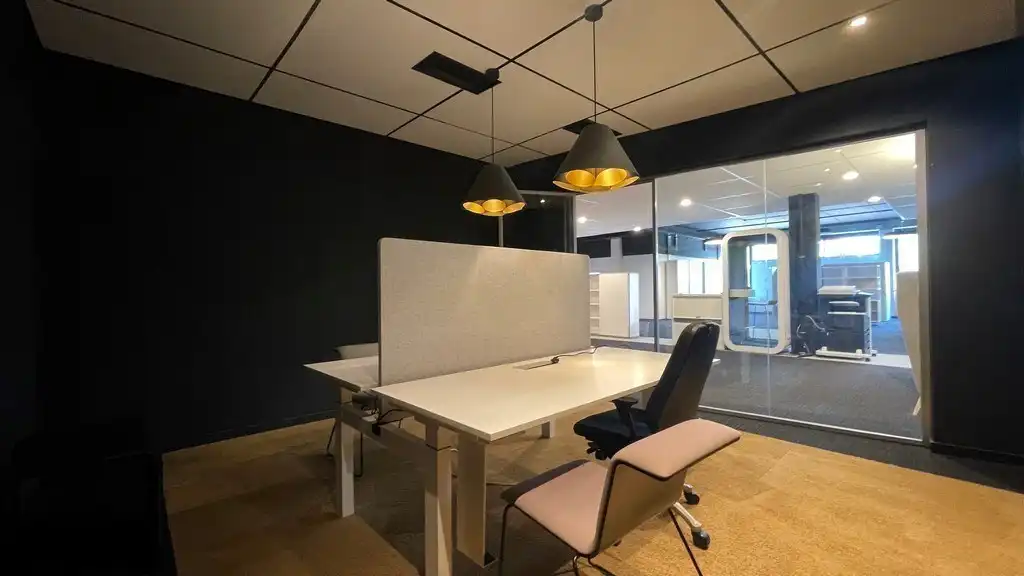 Kantoor met kleine opslagruimte te huur vlakbij E19 in Mechelen foto 6