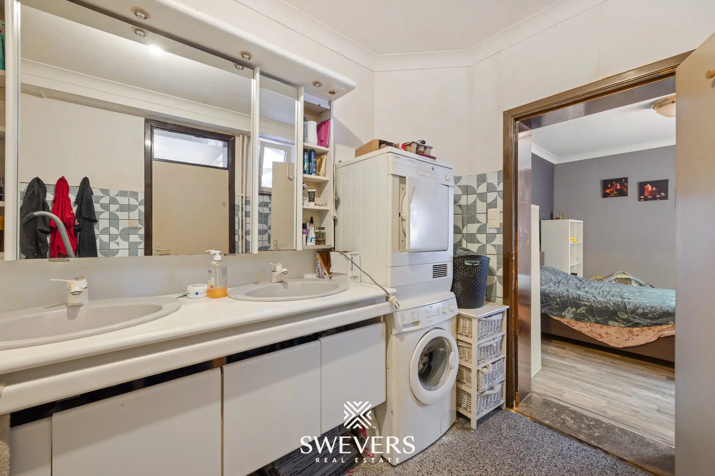 Gerenoveerd investeringspand met 2 verhuurde appartementen te Leopoldsburg foto 11