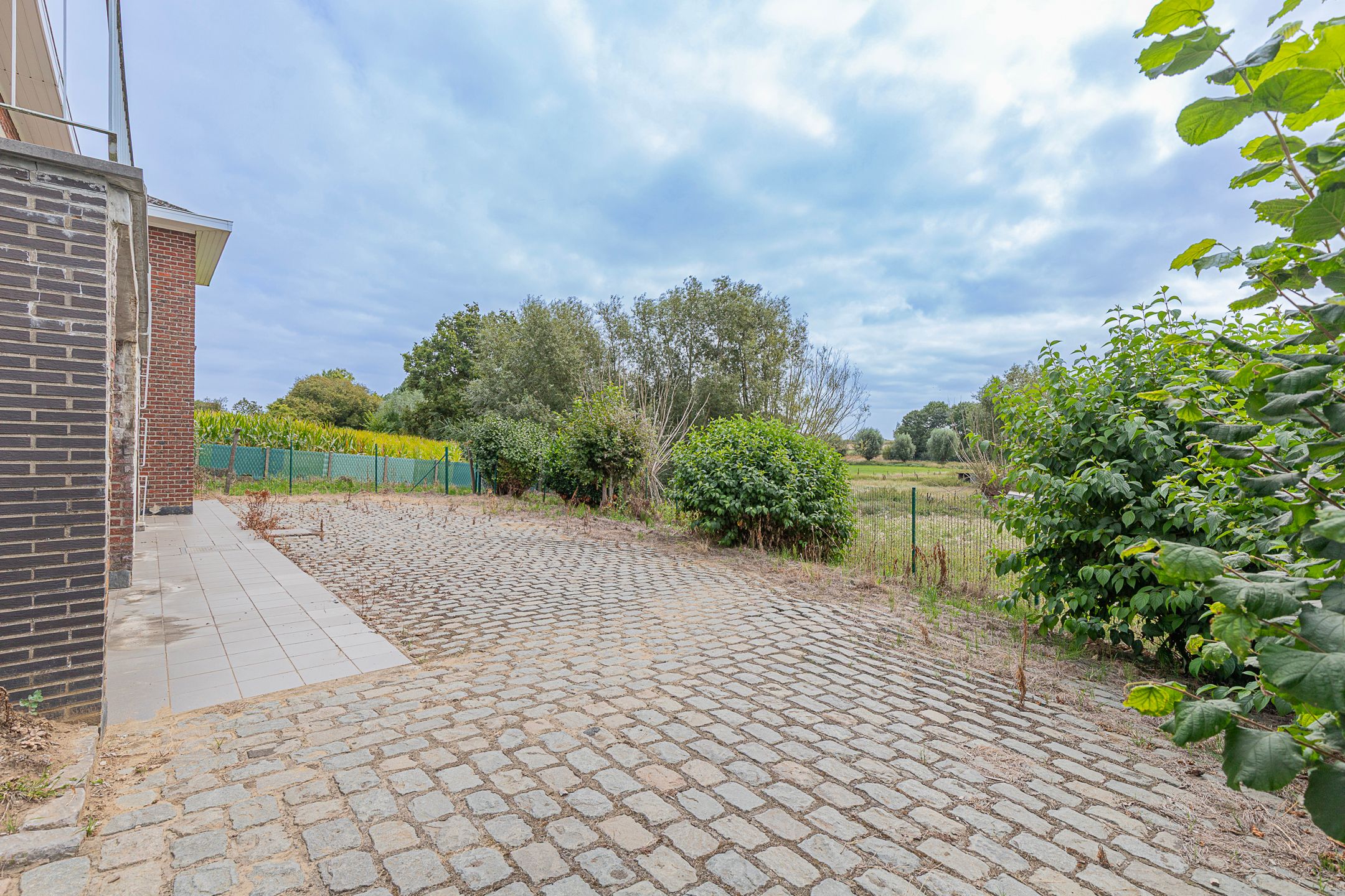 LIERDE - Stevige en verzorgde 4-gevelwoning met open zicht  foto 21
