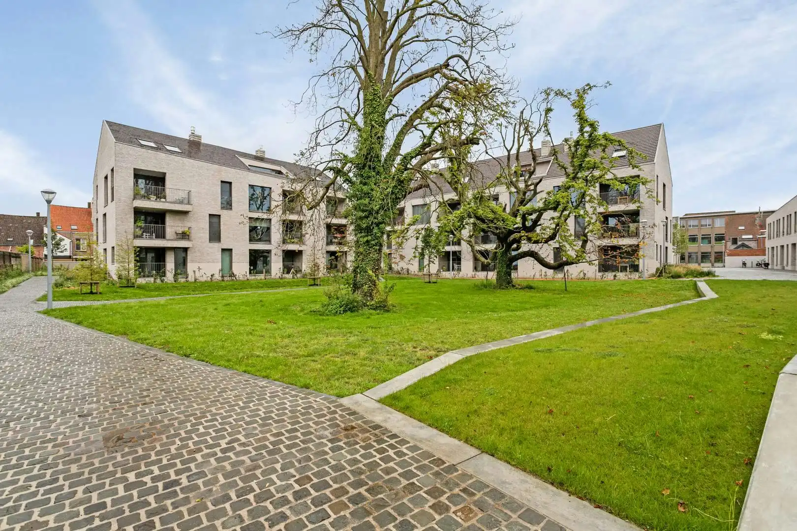 Vlot toegankelijke garagebox in Brugge centrum foto 3