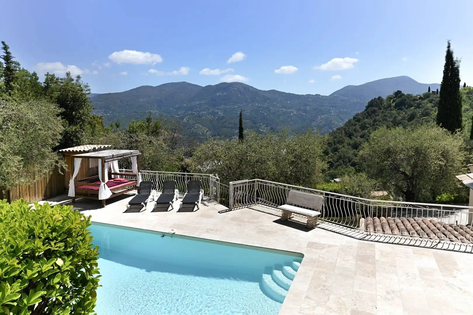 Volledig gerenoveerde villa met wellness en panoramisch uitzicht nabij Nice foto 31
