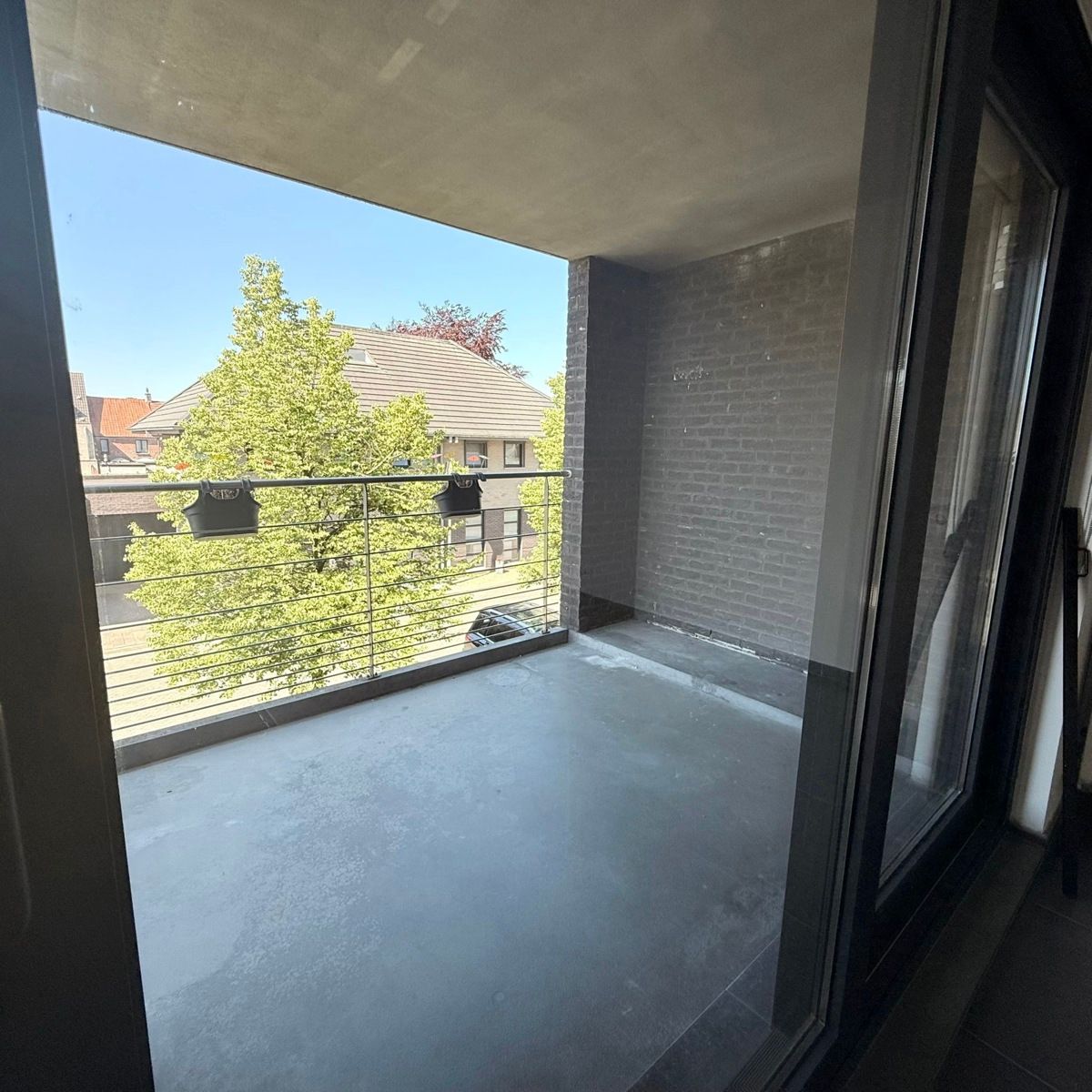 2-slaapkamerappartement met autostaanplaats en terras foto 2