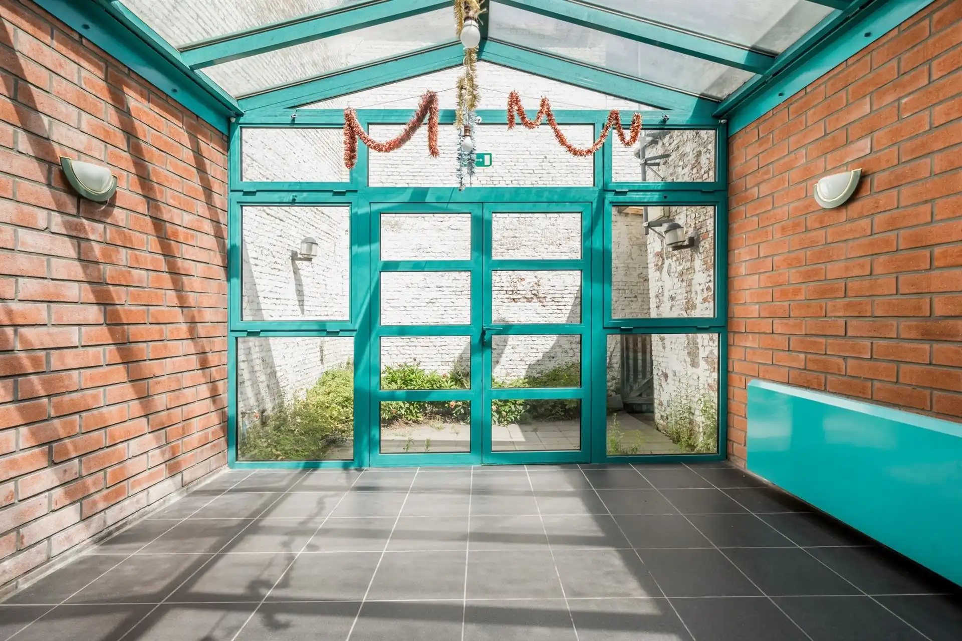 Handelspand met grote etalage op een toplocatie aan de Grote Markt te Mechelen! foto 5