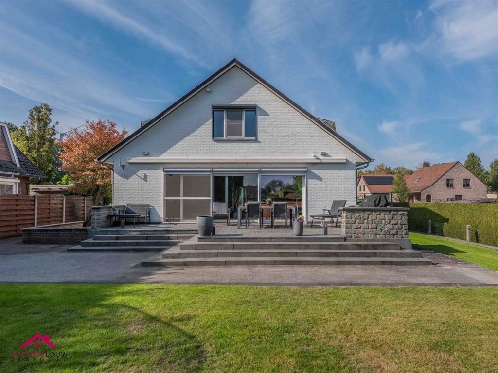 Ruime, vrijstaande gezinswoning foto 4