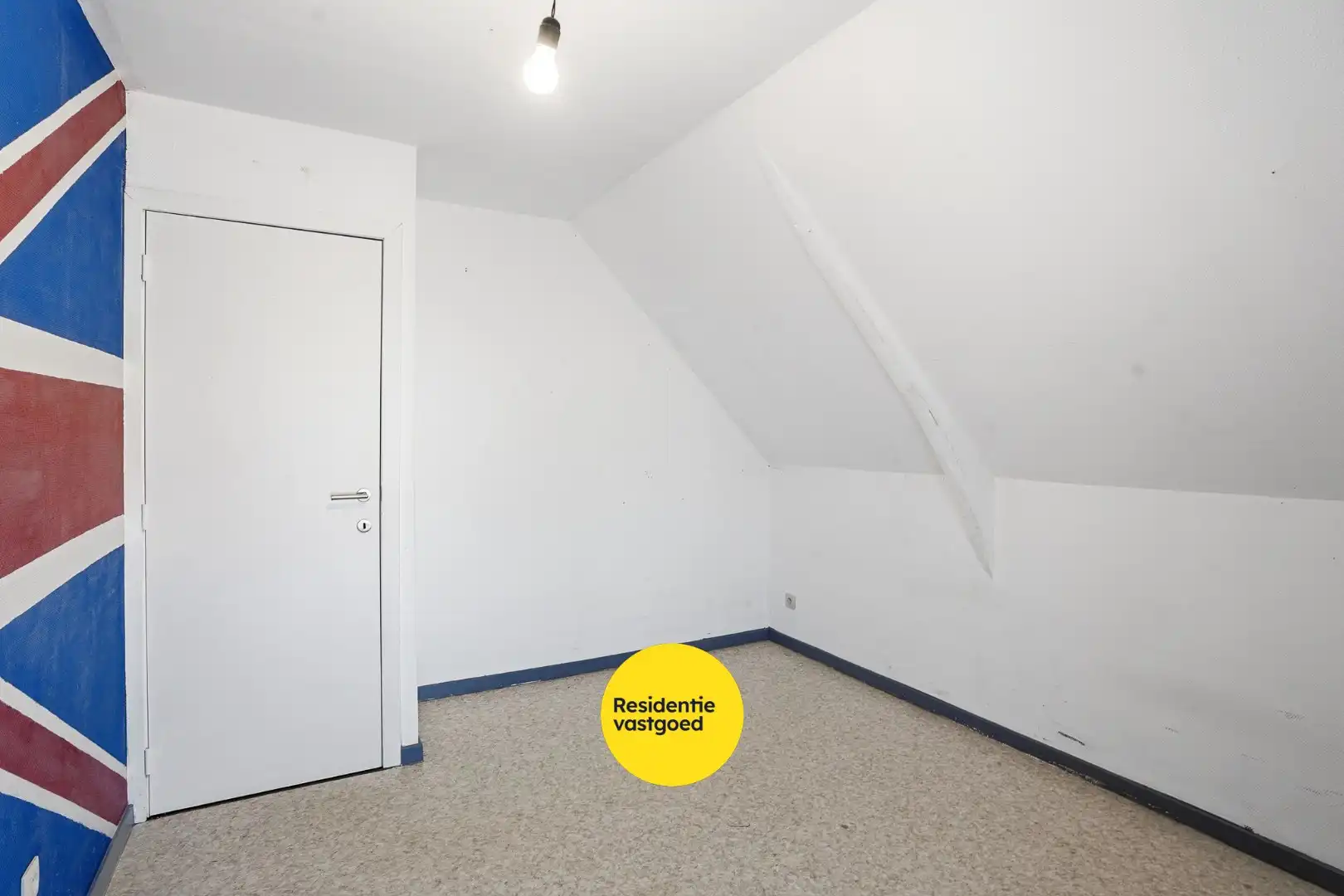 Te renoveren hoekwoning met 3 slaapkamers, tuin en centrale ligging in Ichtegem foto 15