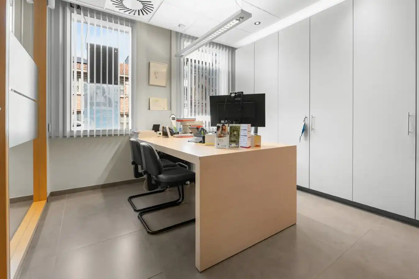 Beselare - Investeringspand met kantoorruimte en 2 verhuurde appartementen foto 7