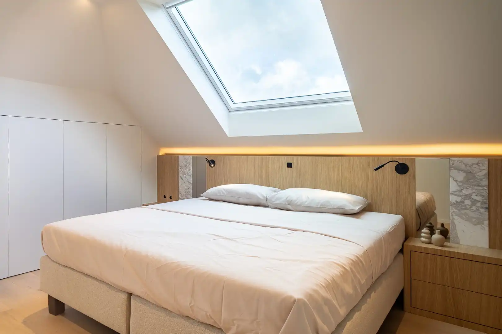 Prachtige alleenstaande villa met 5 slaapkamers gelegen in een rustige residentiële omgeving. foto 31