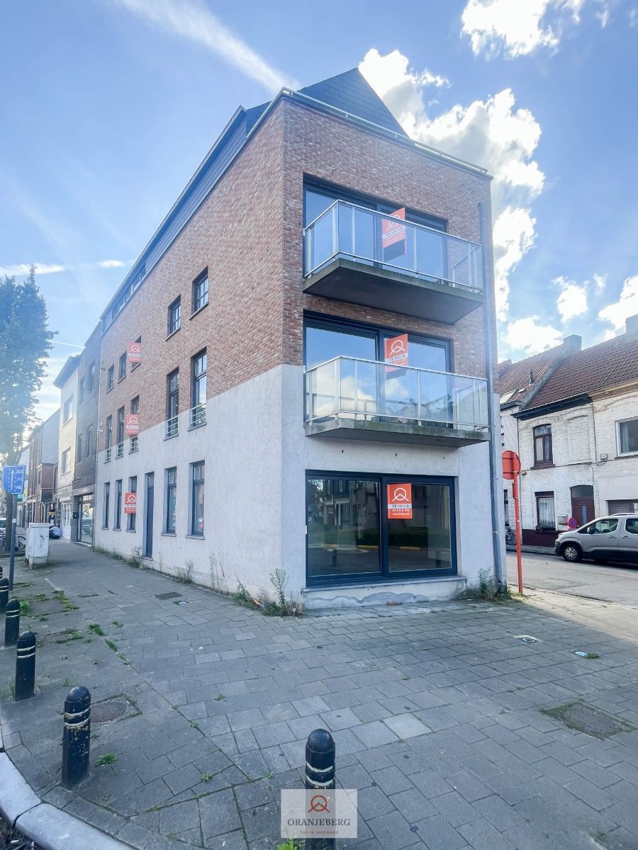 Gerenoveerd 2-slpk appartement op de 3de verdieping foto 4