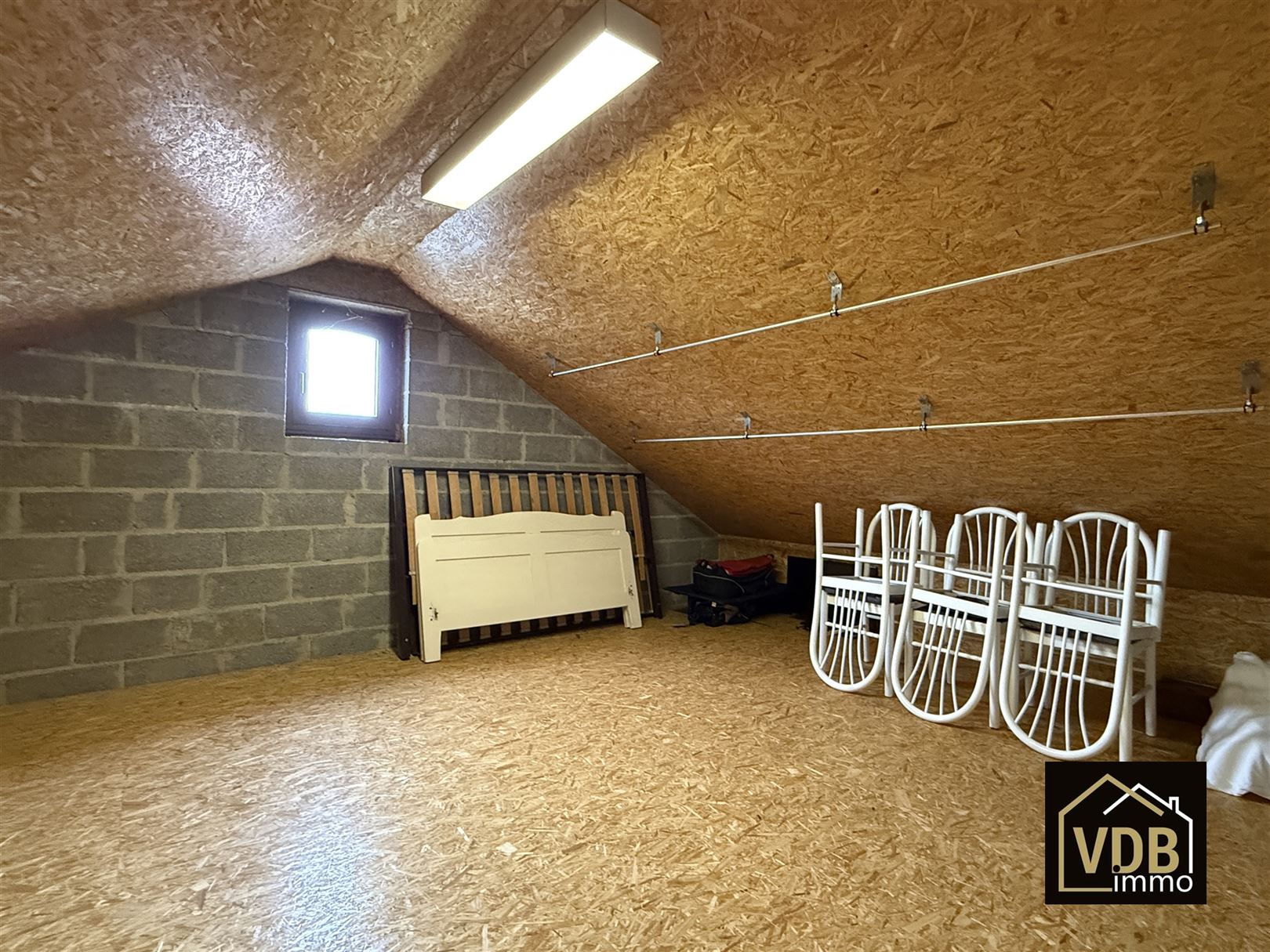 Instapklare halfopen bebouwing met 3 slaapkamers foto 68