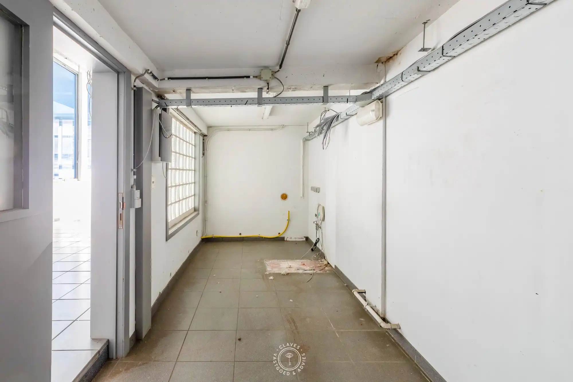 Veelzijdig handelspand met grote oppervlakte foto 8