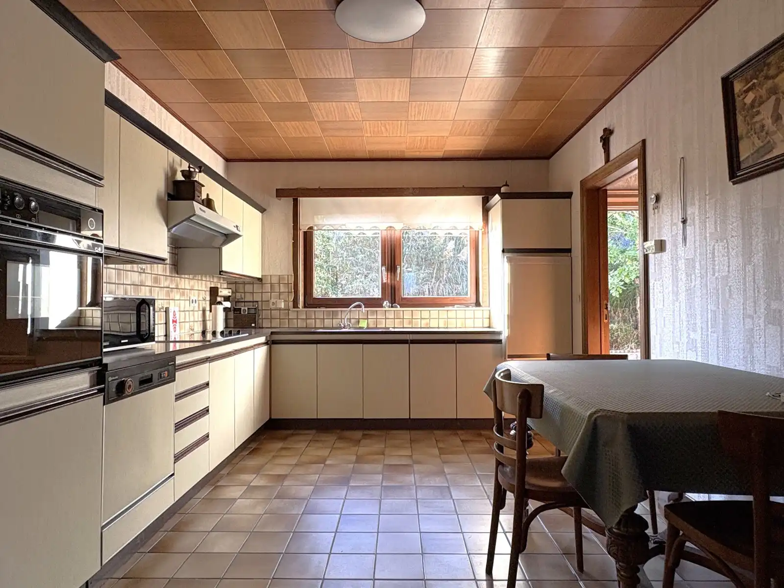 Te renoveren woning met groot bijgebouw foto 7