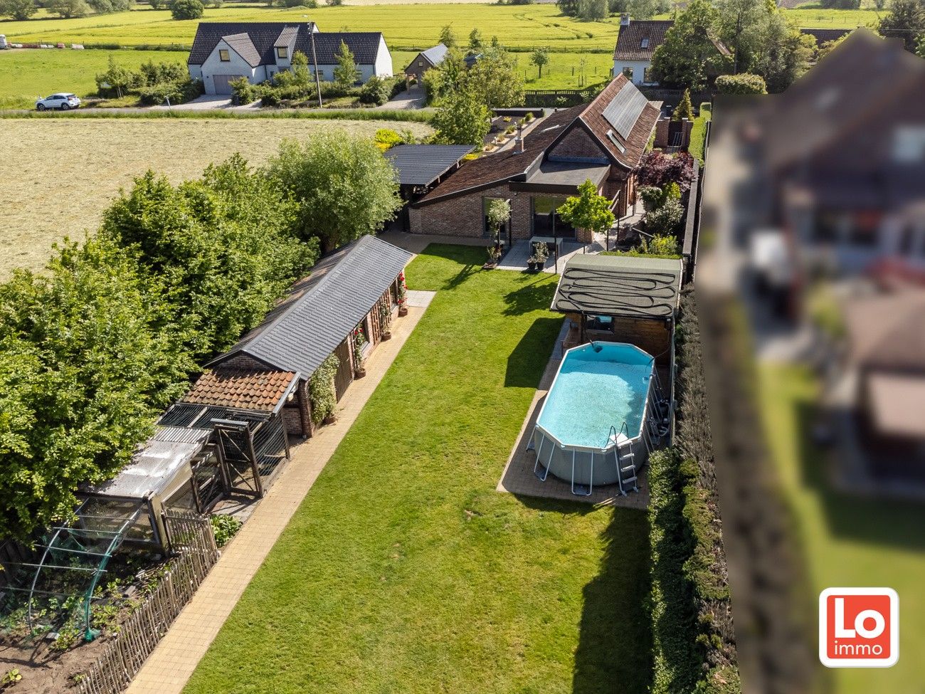 VERKOCHT!! Landelijk gelegen charmante en gezellige open bebouwing met grote tuin tussen het centrum van Laarne en Heusden. foto 5