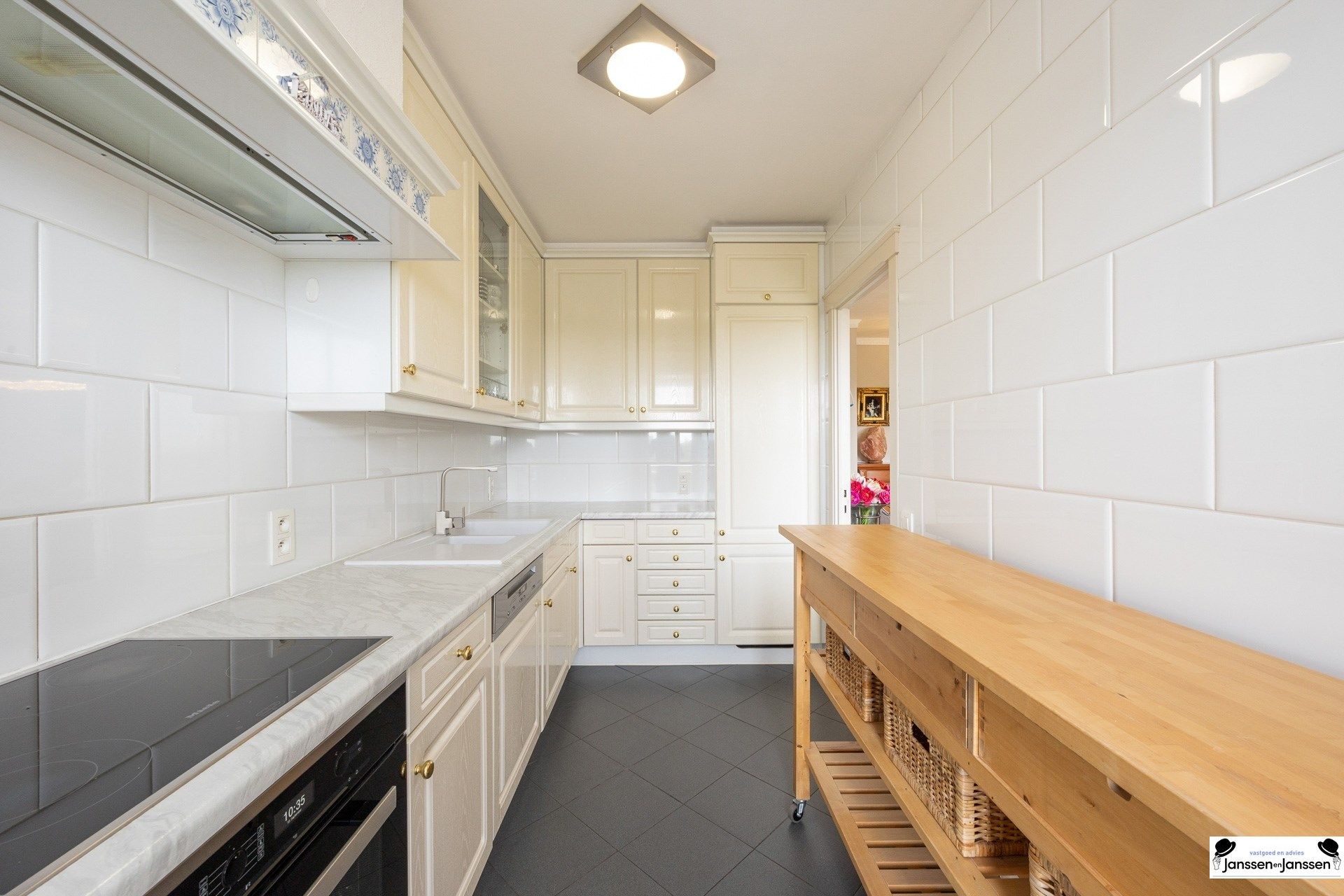 Uniek appartement met prachtig dakterras en panoramisch uitzicht foto 11