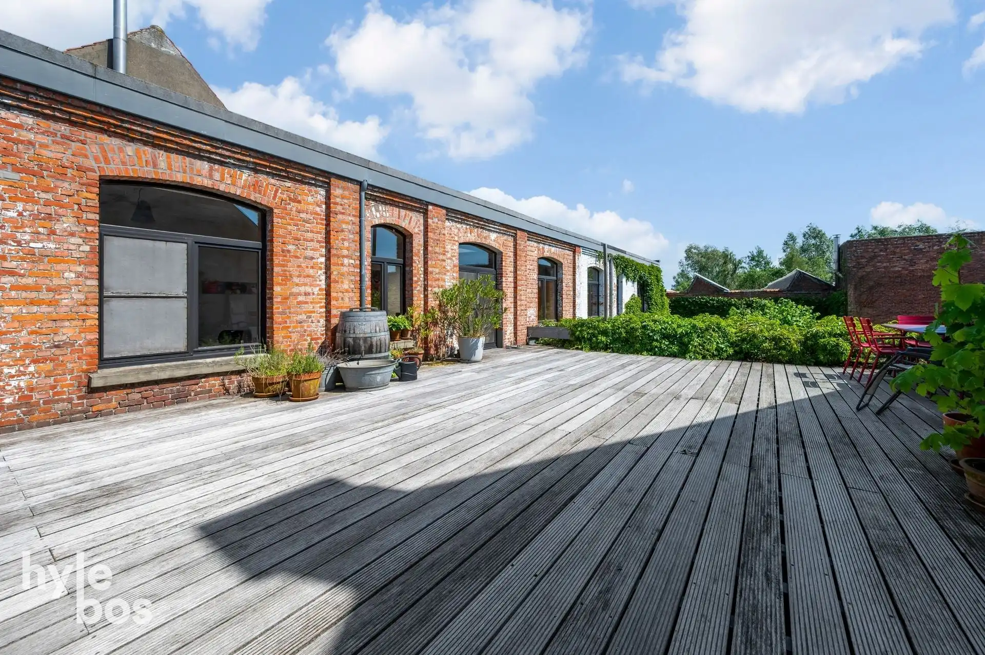 Uniek open woonconcept met mooie tuin foto 21