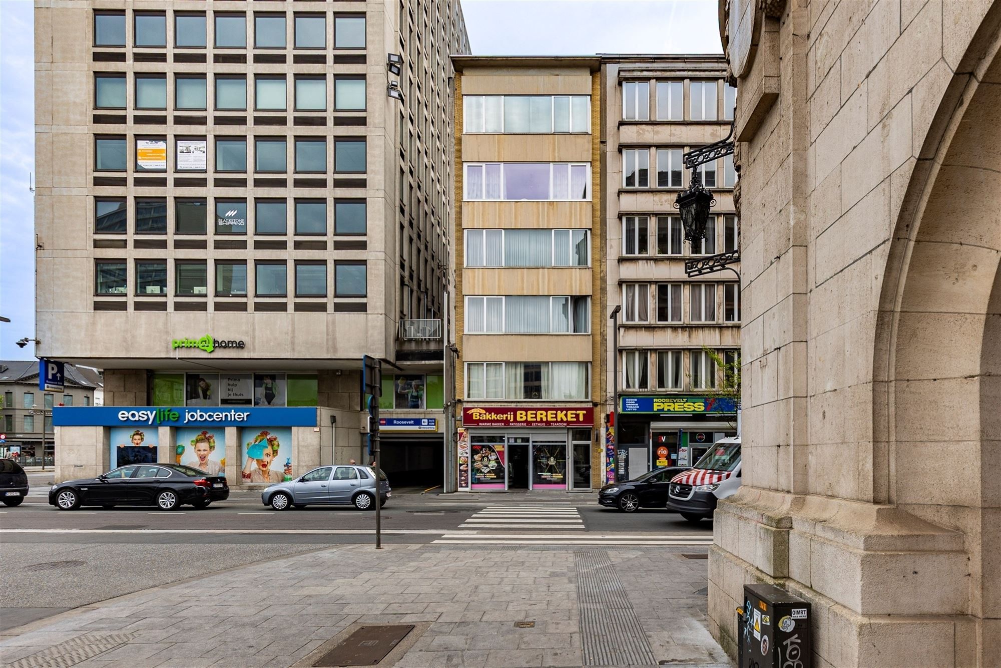 Zeer licht 3 slaapkamer appartement aan Rooseveltplaats en Opera foto 19