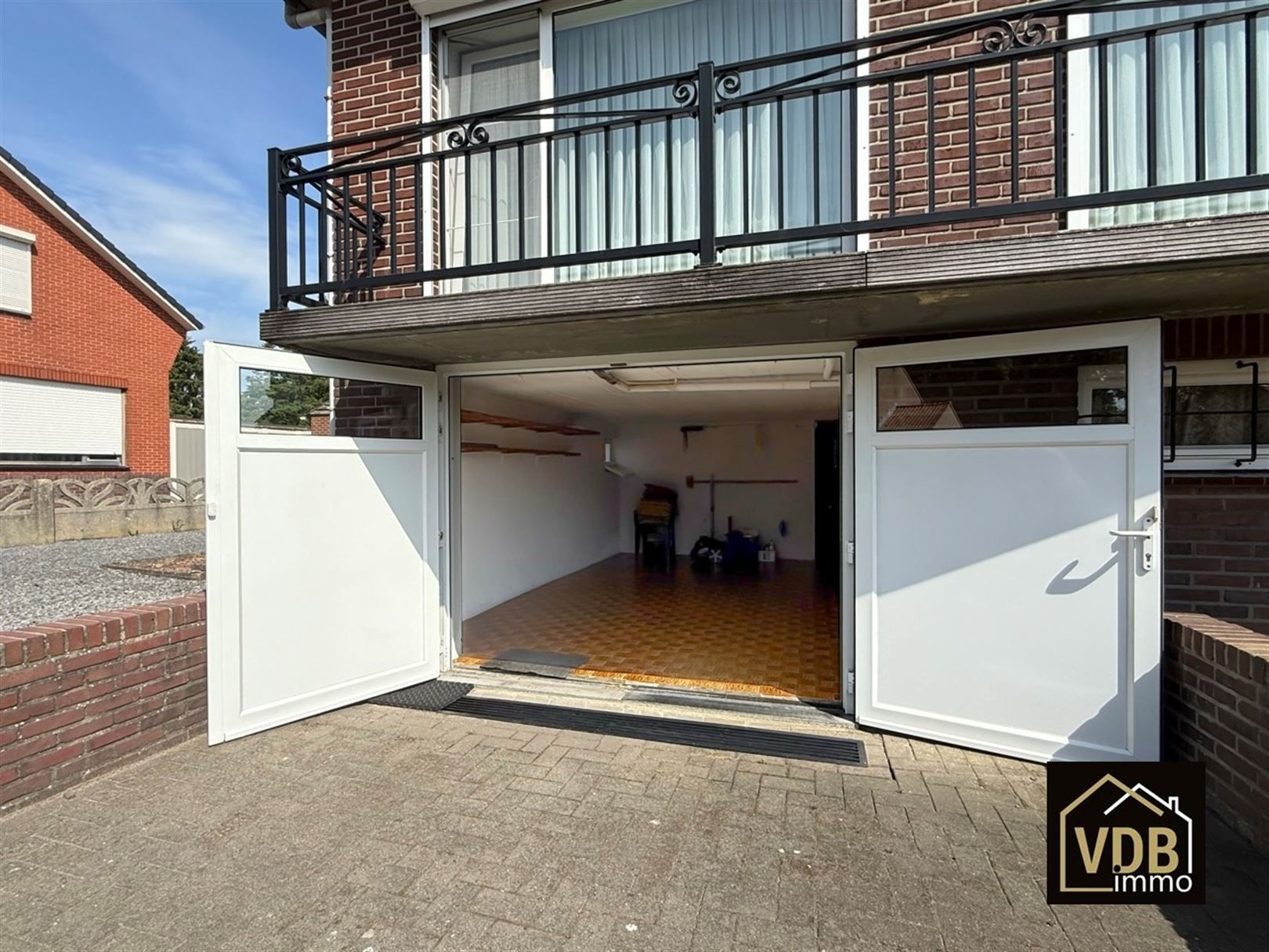 WONING MET 3 SLAAPKAMERS - GARAGE EN LEUKE TUIN foto 42