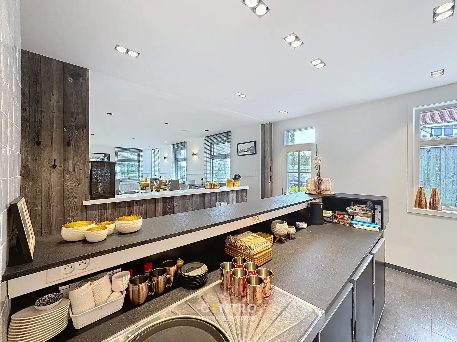 Volledig ingericht restaurant met woonst op CHARMANTE ligging te Oostende! foto 9