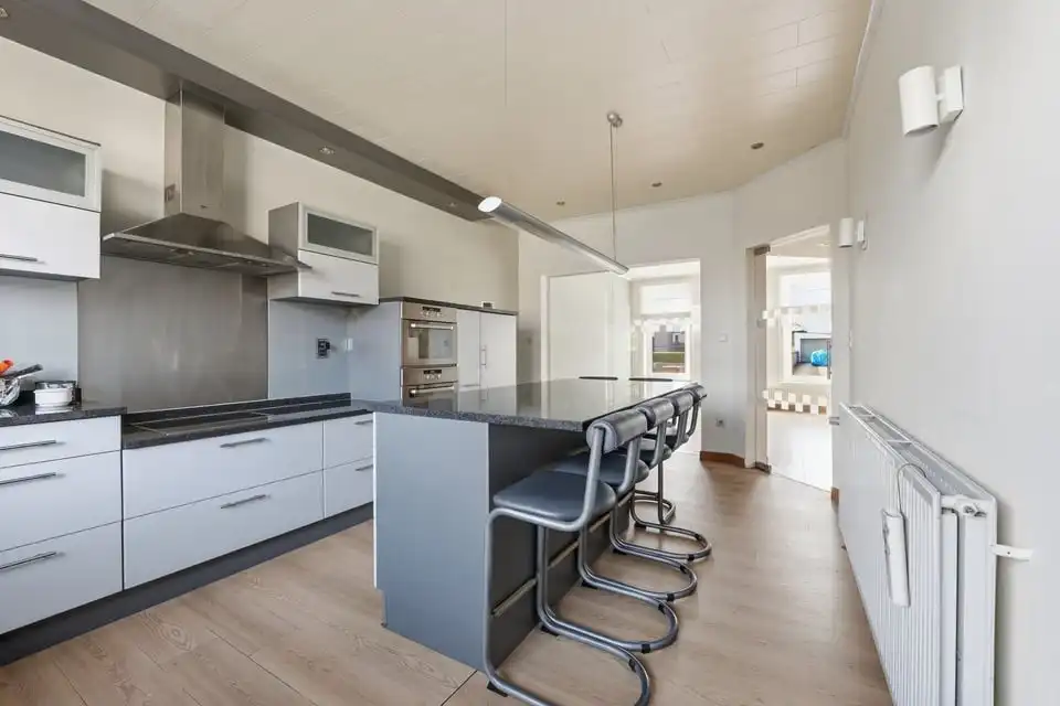 Instapklare gezinswoning met 3 slaapkamers en ruime tuin en garage in Tongeren foto 16