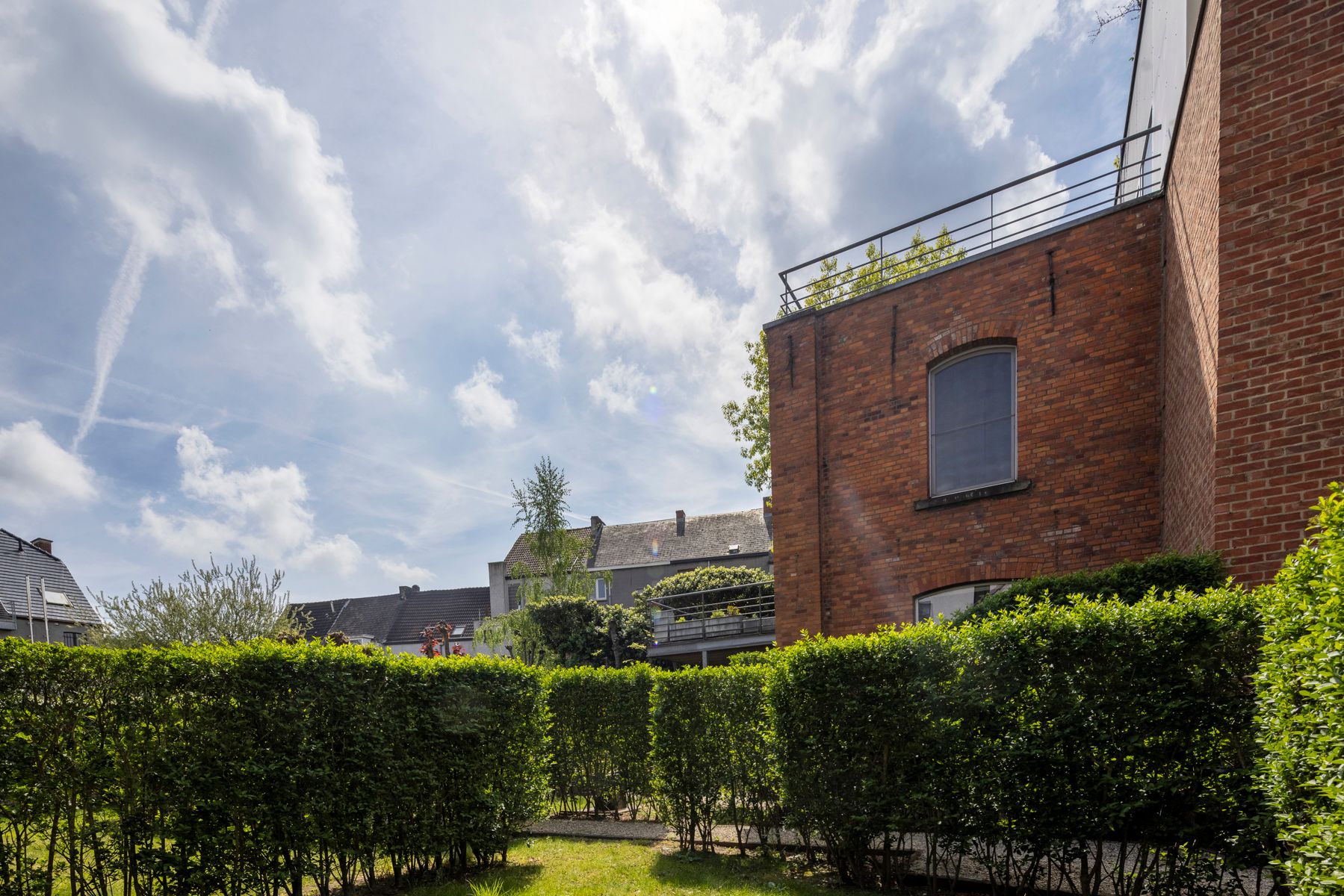 Appartement met 2 slpks, binnenstaanplaats en groot terras! foto 17