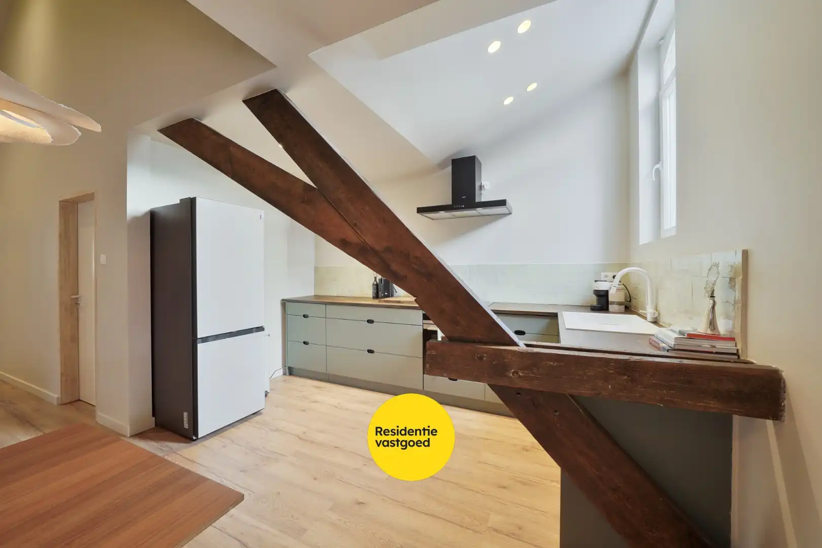 Stijlvol gerenoveerd appartement met karakter in het historisch centrum van Oostende foto 9