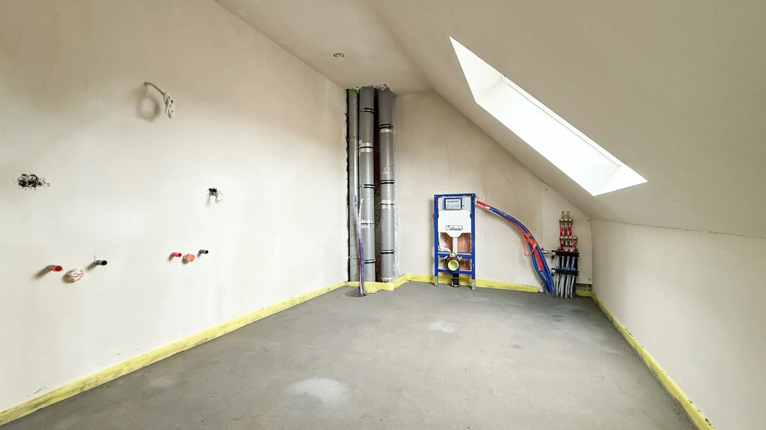 Zeer ruim (146m²!) duplex app.met 2-slpks,garage en terras! foto 20