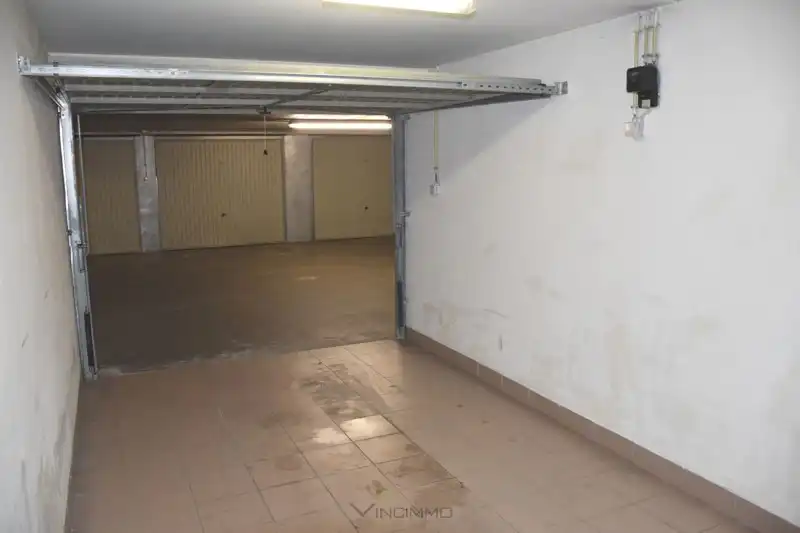 Praktische garagebox van Residentie Pentagon, gelegen aan Jozef Nellenslaan 73. foto 2